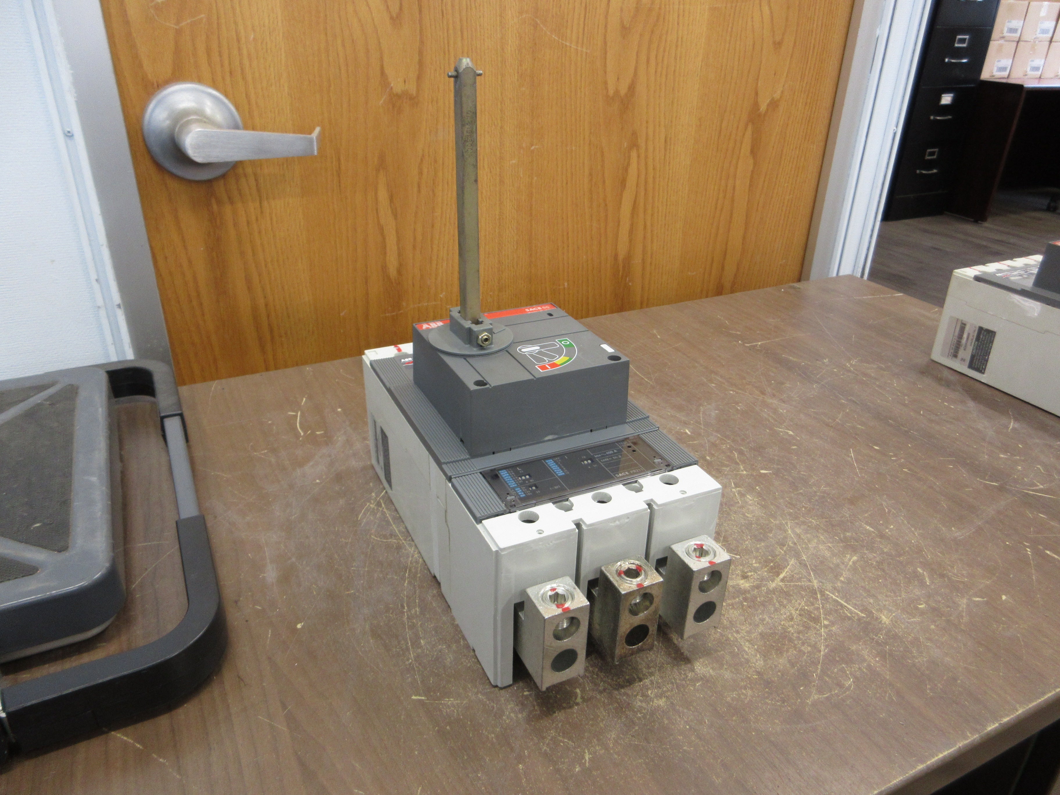 ABB SACE S5H Breaker Disconnect S5H-PR211 400A 600V 3P w/ Aux Switch *No Handle*