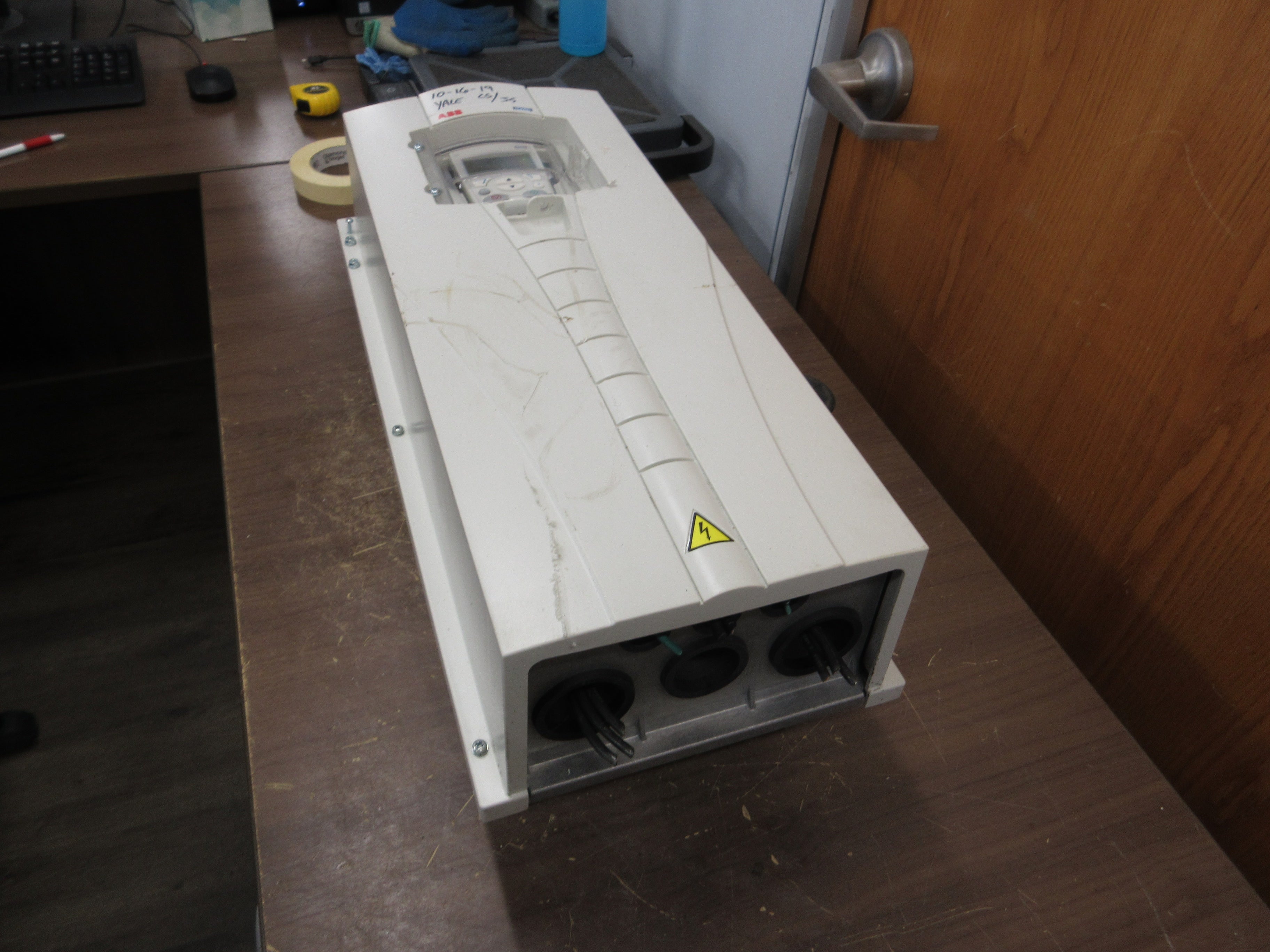 ABB ACH550 AC Drive ACH550-UH-038A-4+B055 25HP 3Ph Type 12 Enclosure w/ Keypad