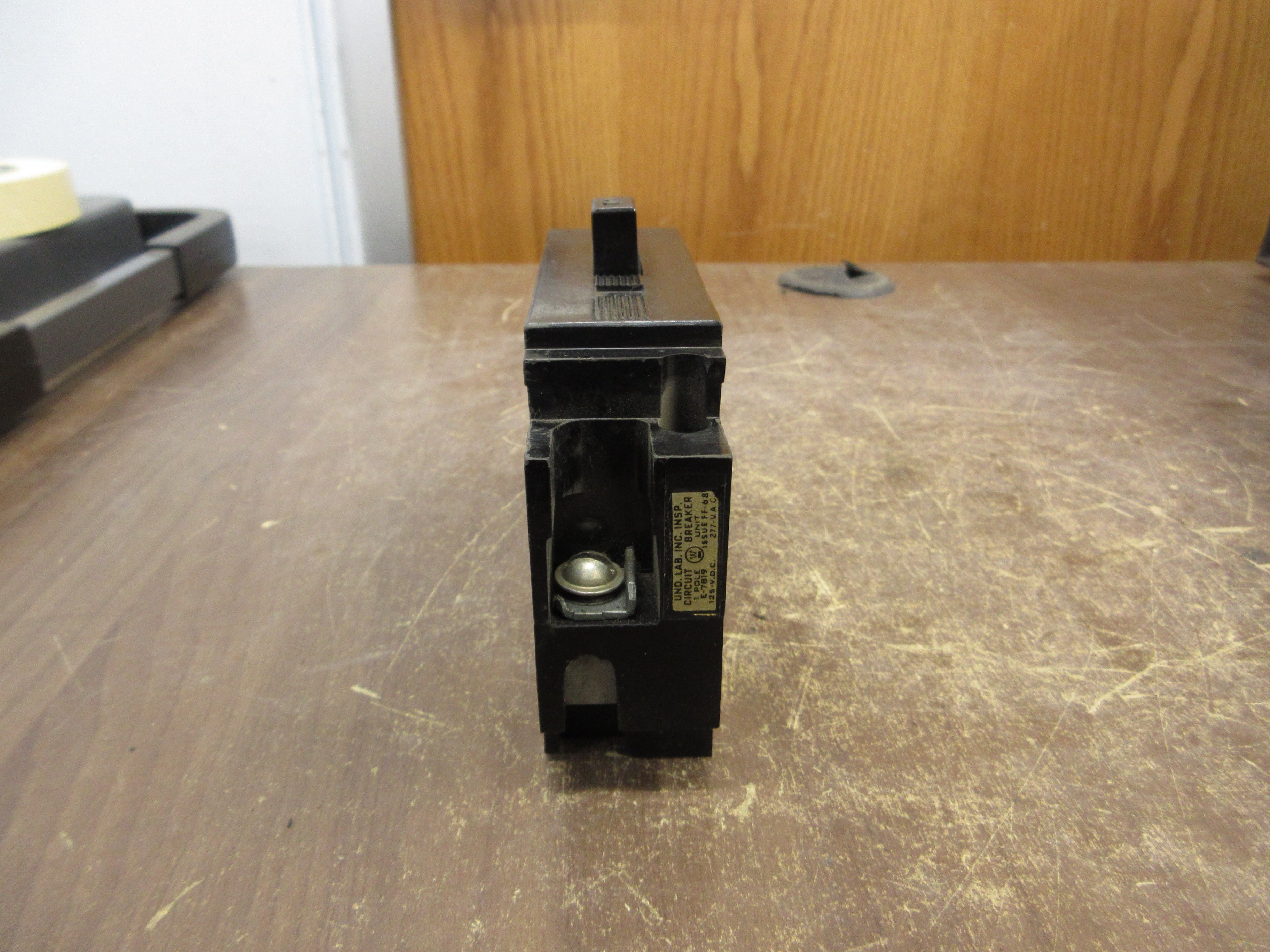 Westinghouse Circuit Breaker E1020-B 20A 277V 1P Used
