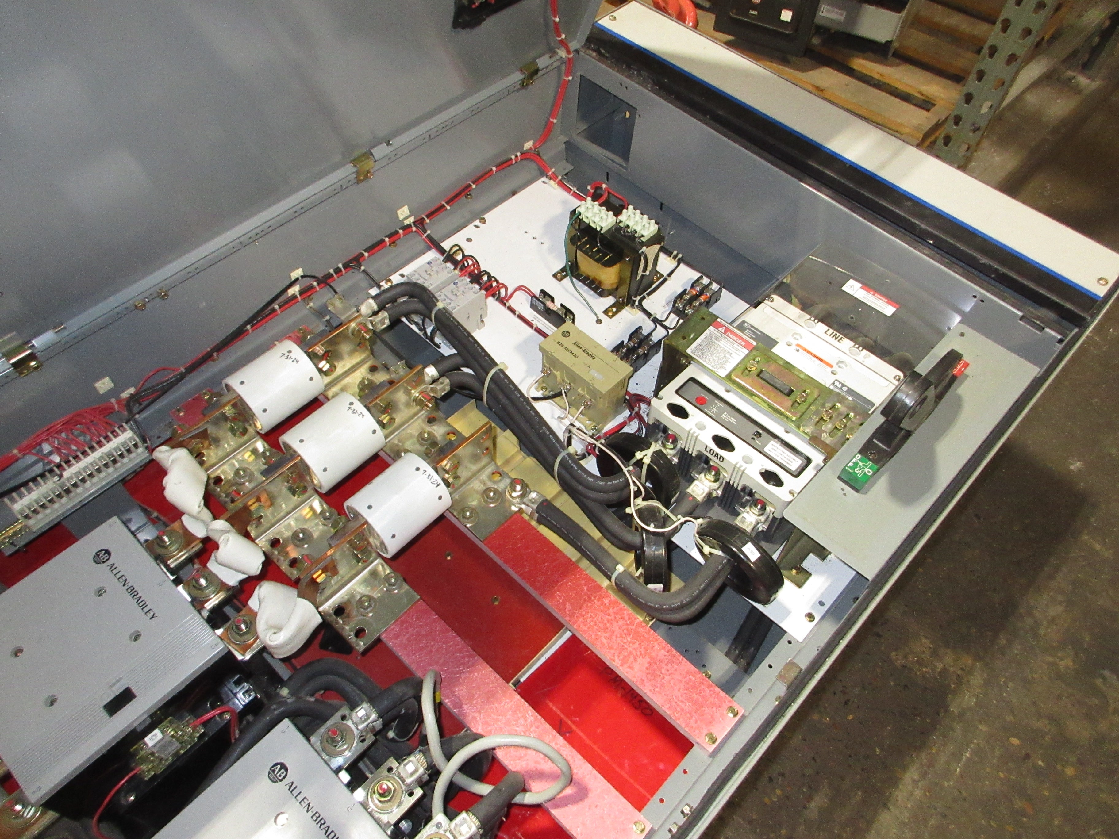 Allen-Bradley 2100 Motor Control Center SNJ BSBY89/10 Ser. N 400HP Used