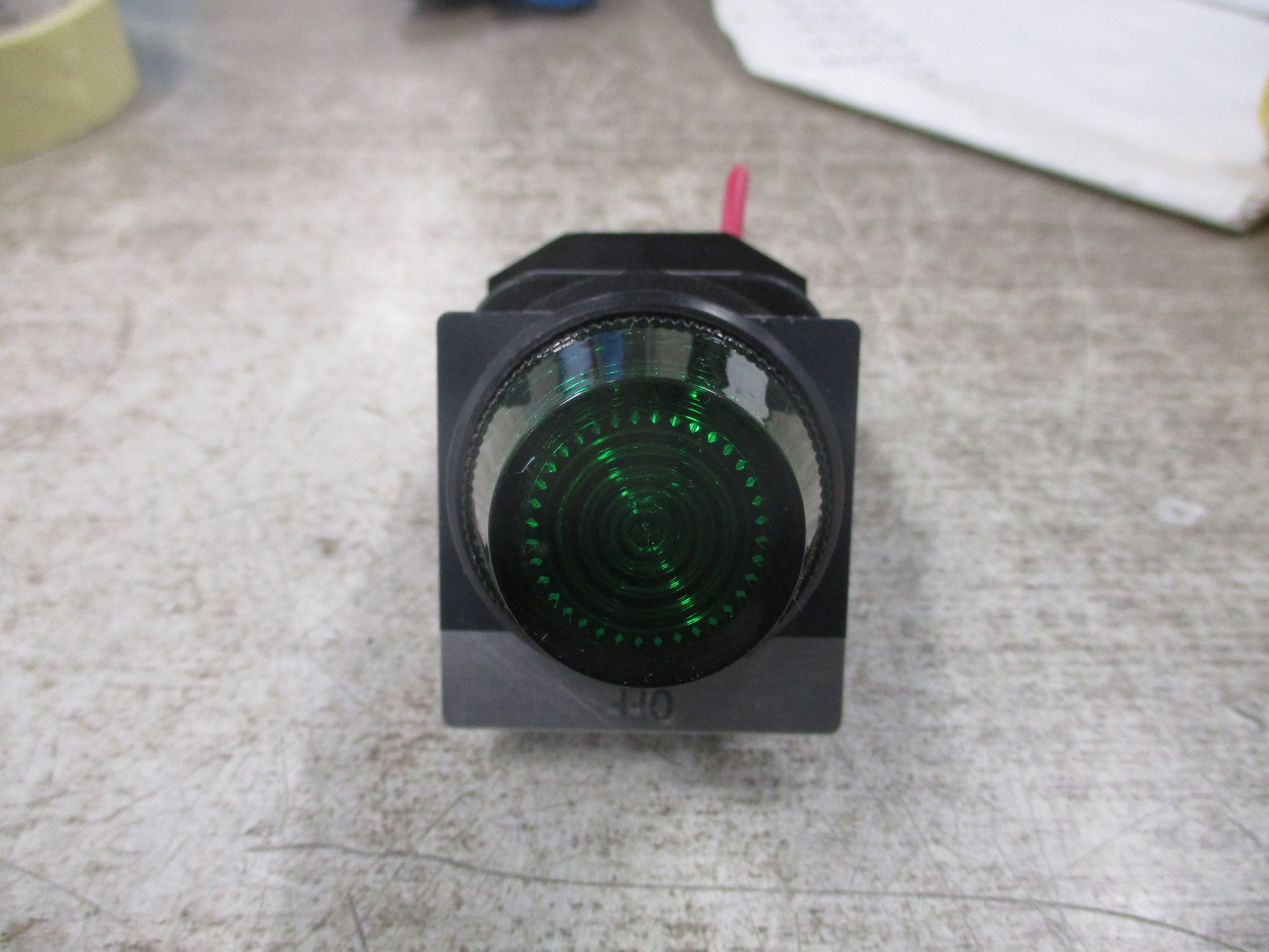Allen-Bradley Indicator Light 800H-PR16 Ser. F Green 120V 50/60Hz Used