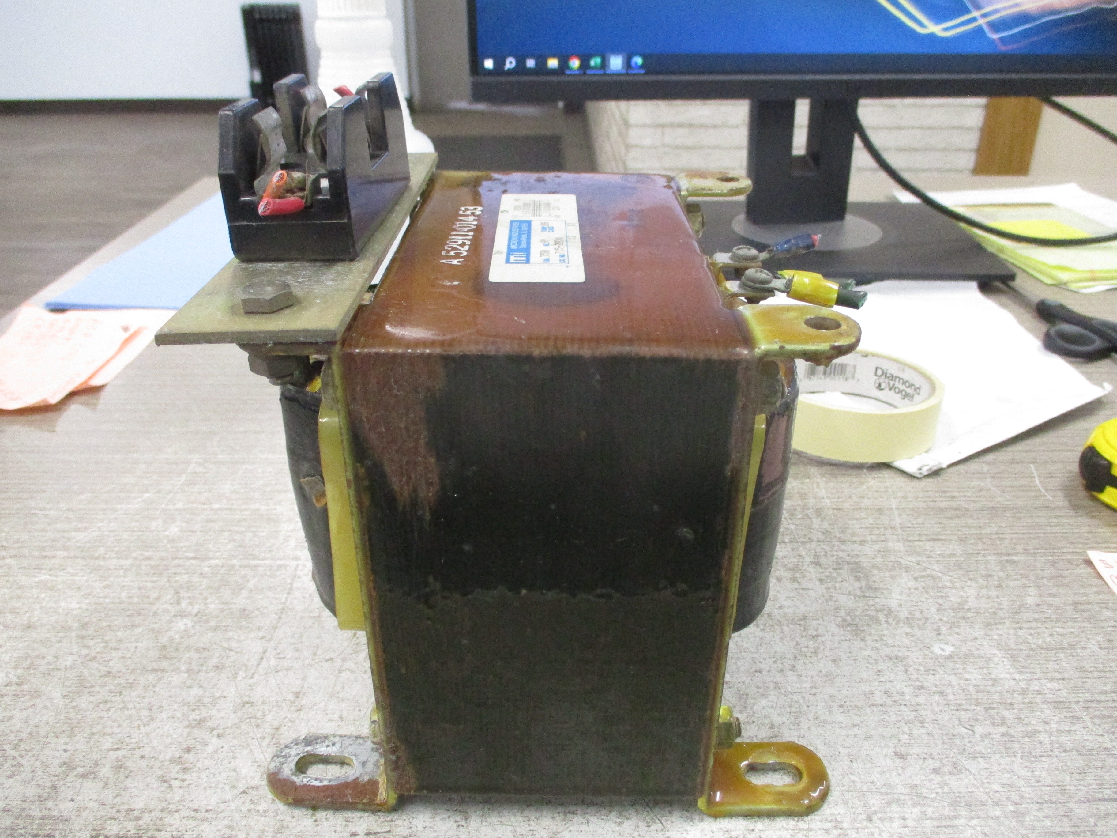 Micron Transformer 715-2036 0.750KVA Pri: 4200V Sec: 120V 60Hz Used