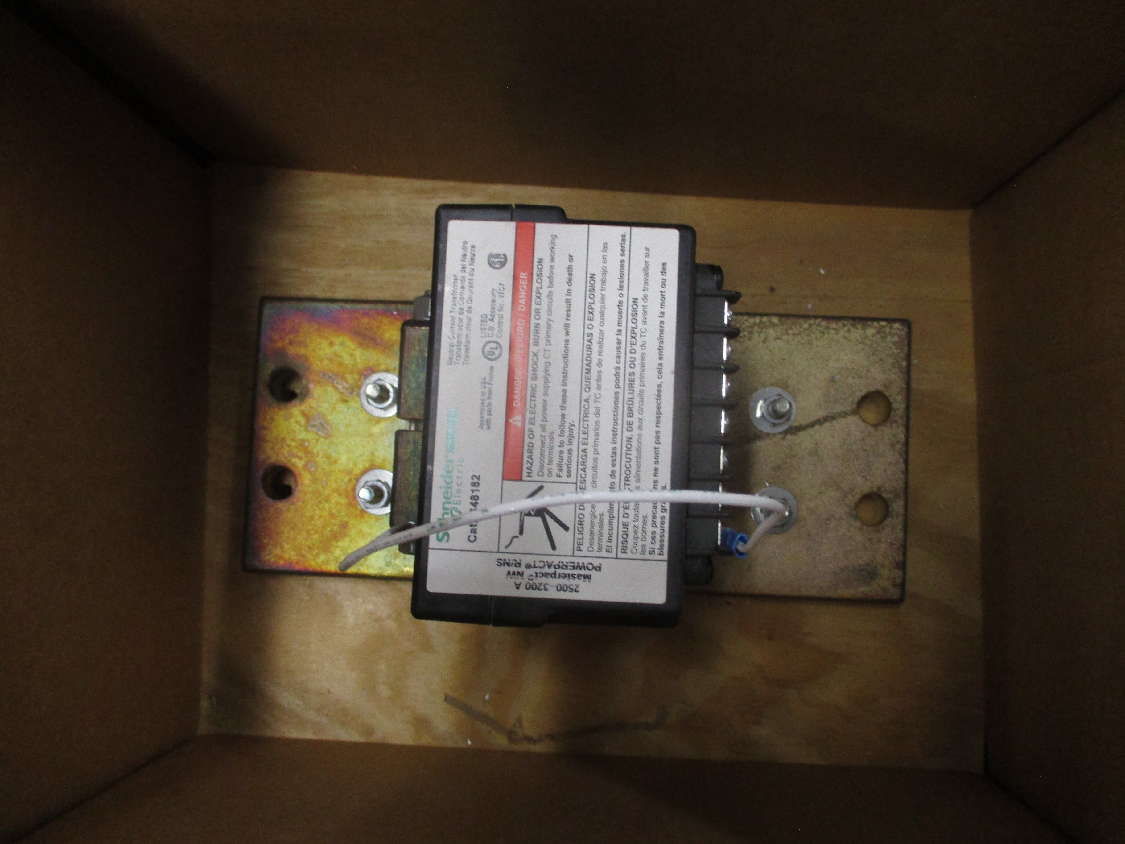 Schneider Electric Masterpact/PowerPact Neutral Current Transformer S48182 3000A New Surplus