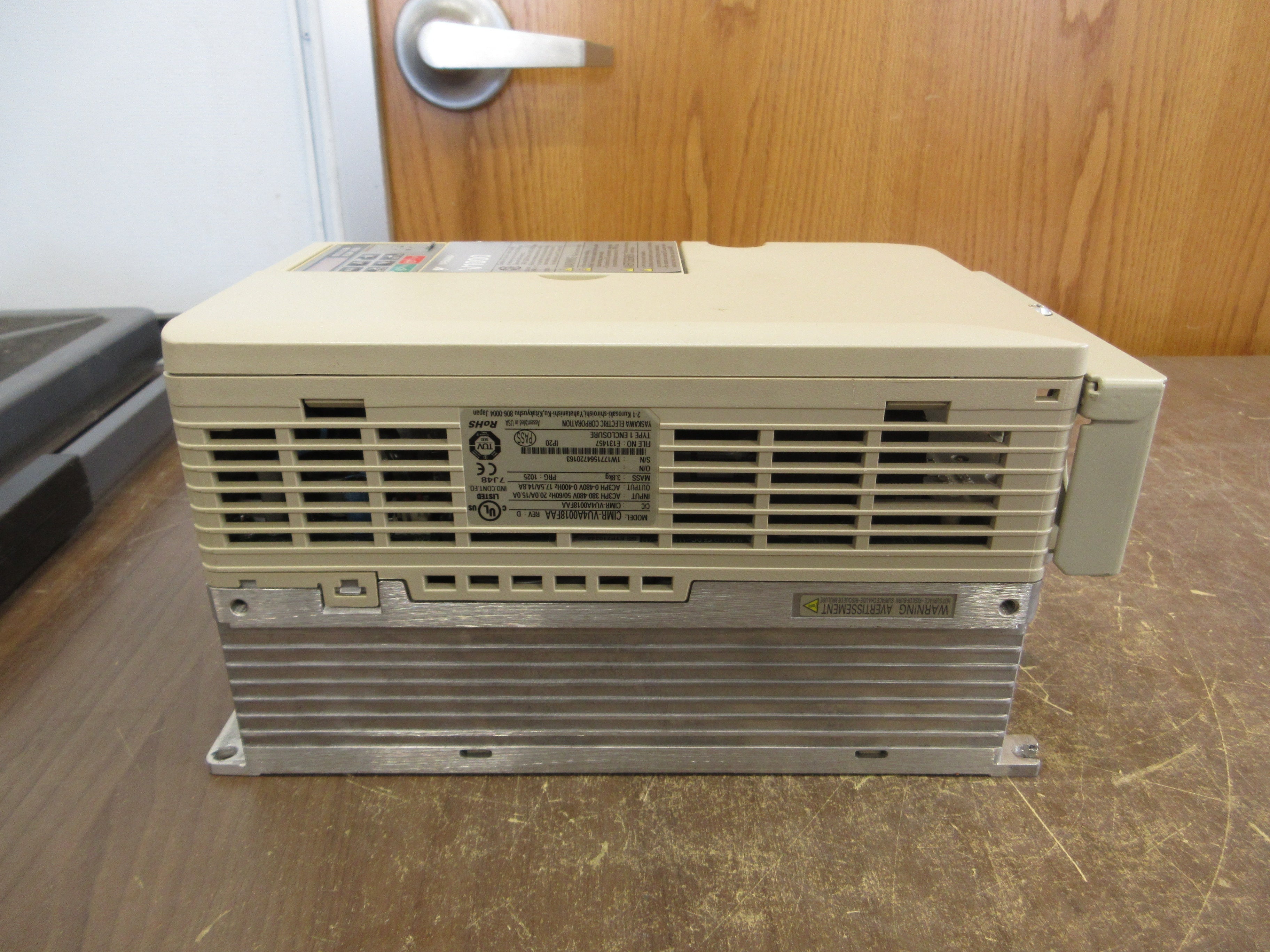 Yaskawa V1000 AC Drive CIMR-VU4A0018FAA 10HP Rev. D 3Ph Used