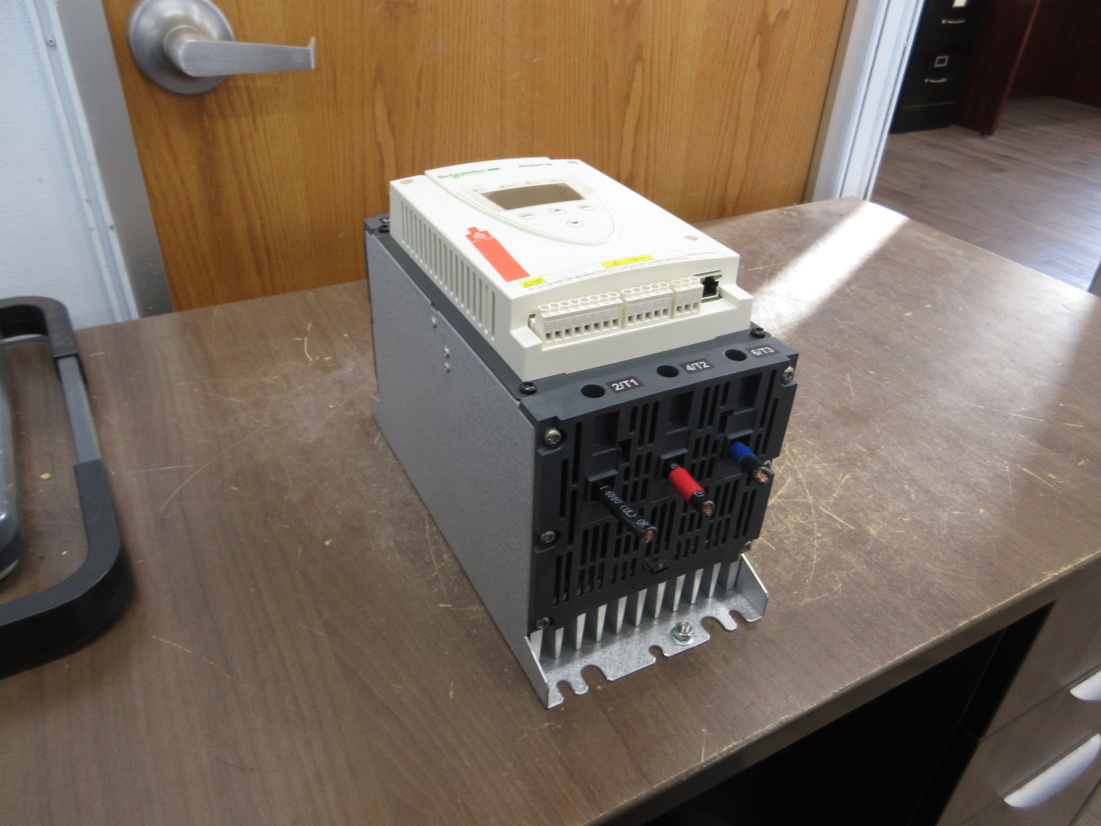 Schneider Electric Altistart 22 Soft Start ATS22D75S6U 20-60HP 208-600V 3Ph Used