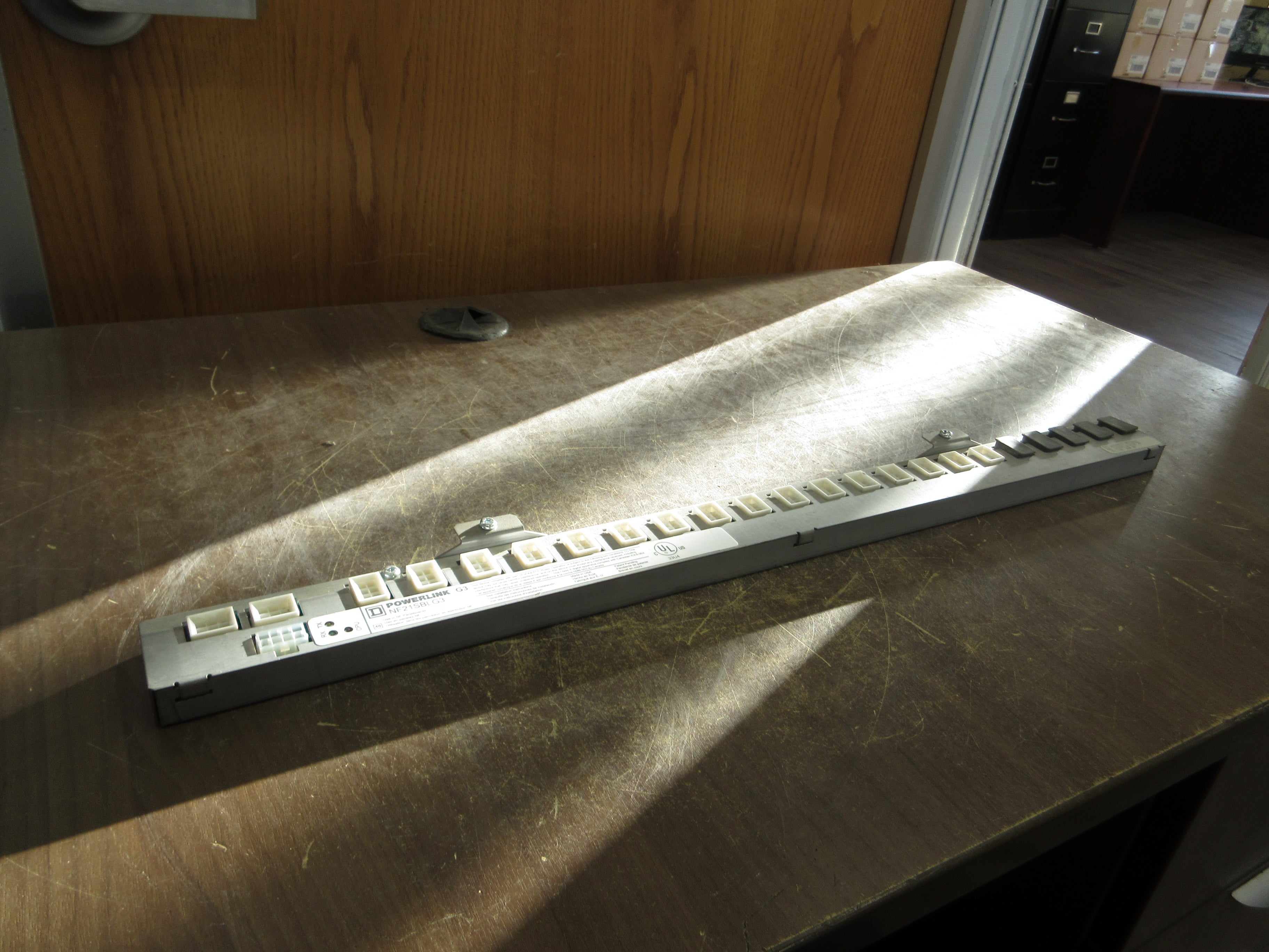 Square D PowerlinkG3 Control Bus NF21SBLG3 Used