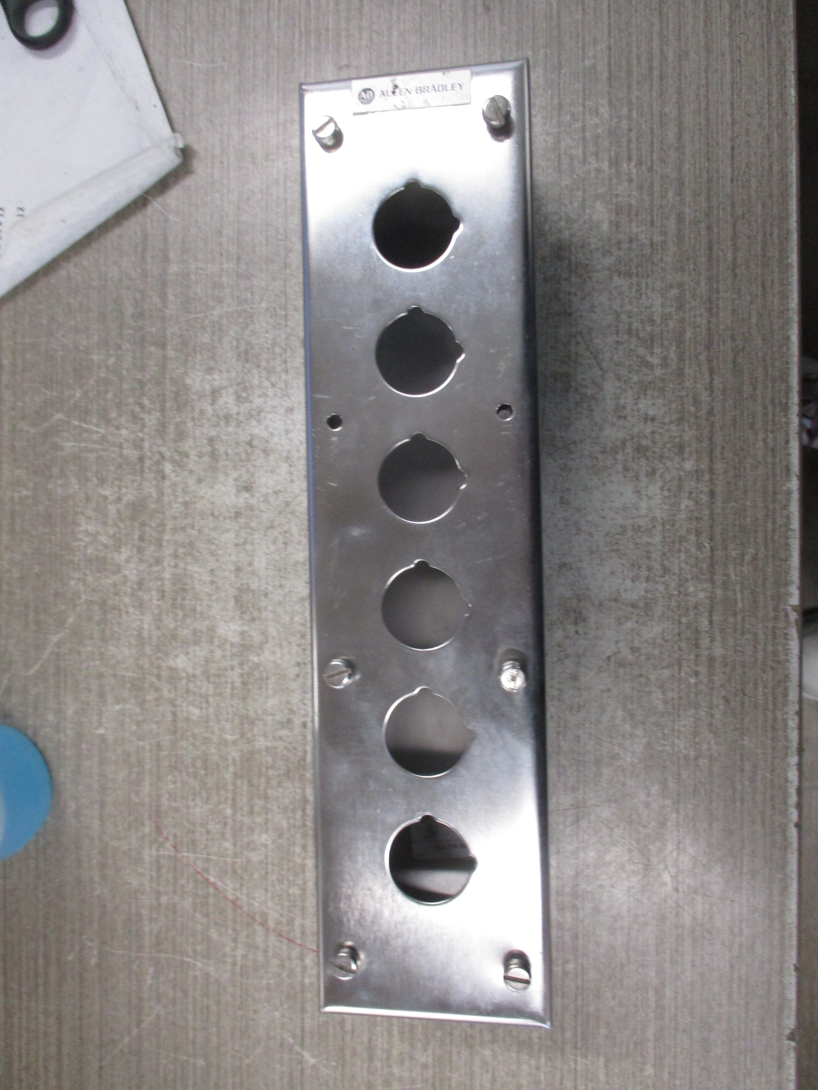 Allen Bradley Stainless Steel Push Button Enclosure 800H-6HZ4 Ser. N 6-Position
