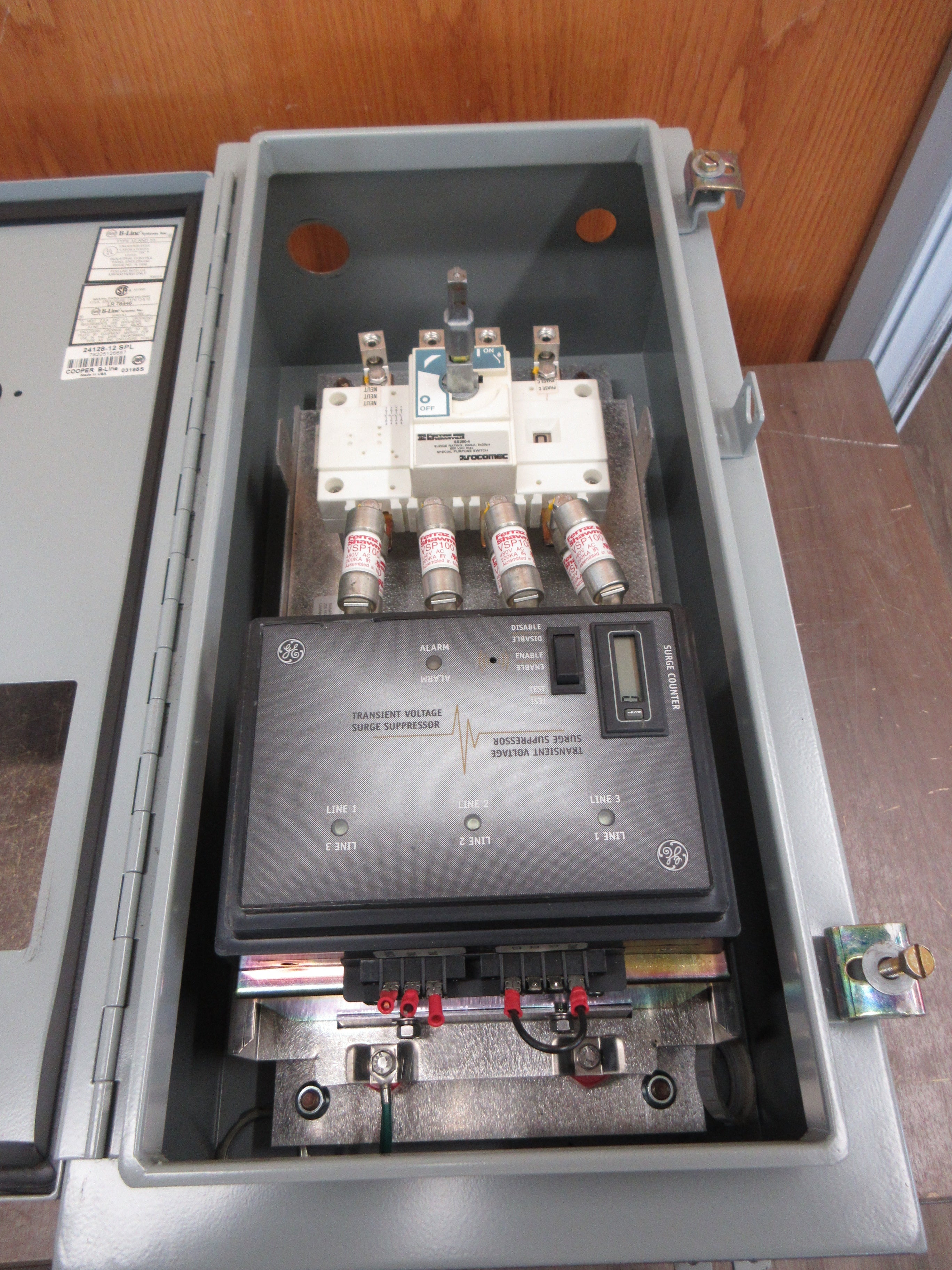 GE Surge Suppressor THE277Y200WMN1 277/480V 3Ph 50/60Hz Type 12/13 Enclosure