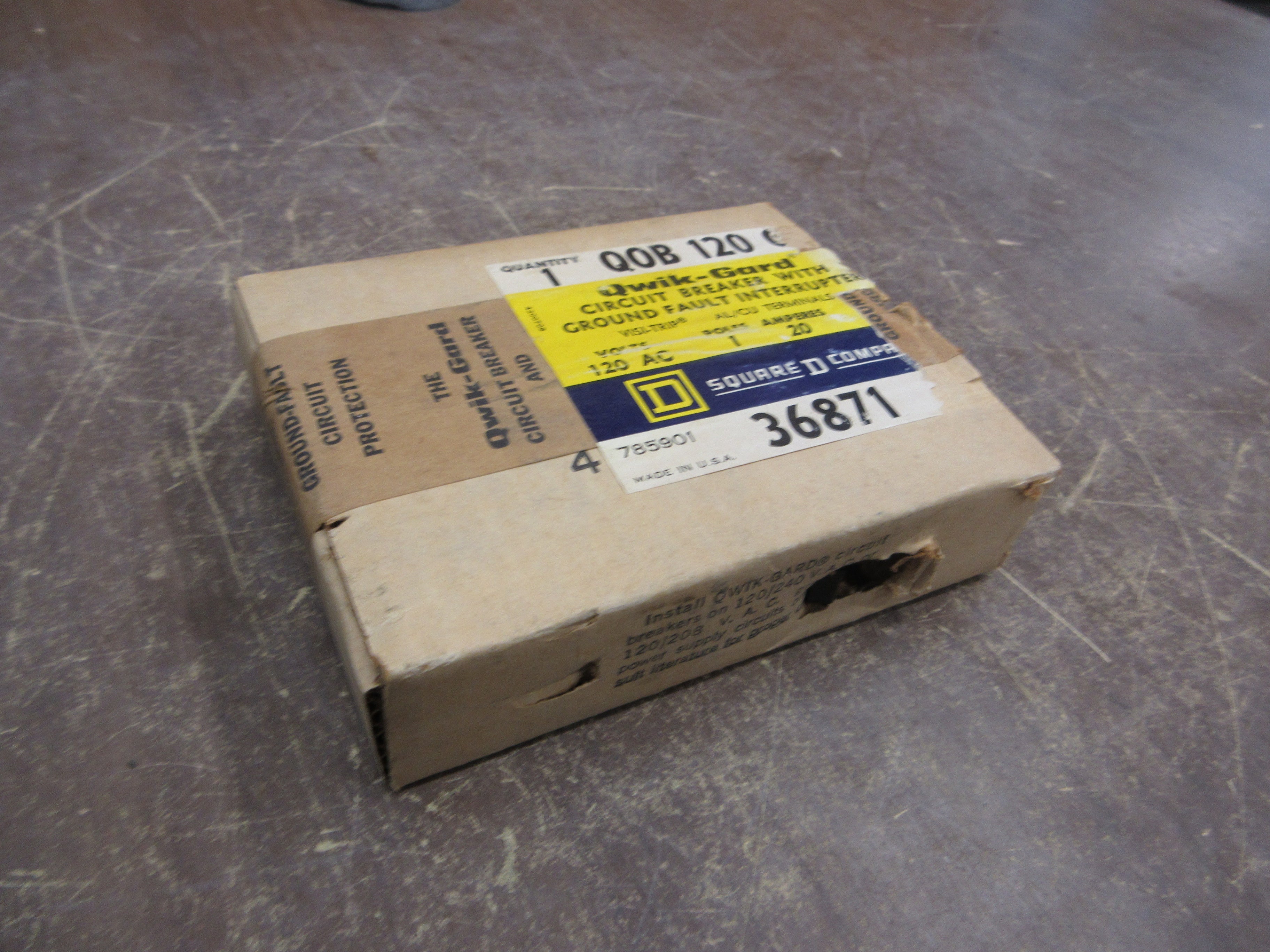 Square D Bolt-On Circuit Breaker QOB120GFI 20A 120V 1P w/ GFI *Missing Screw*