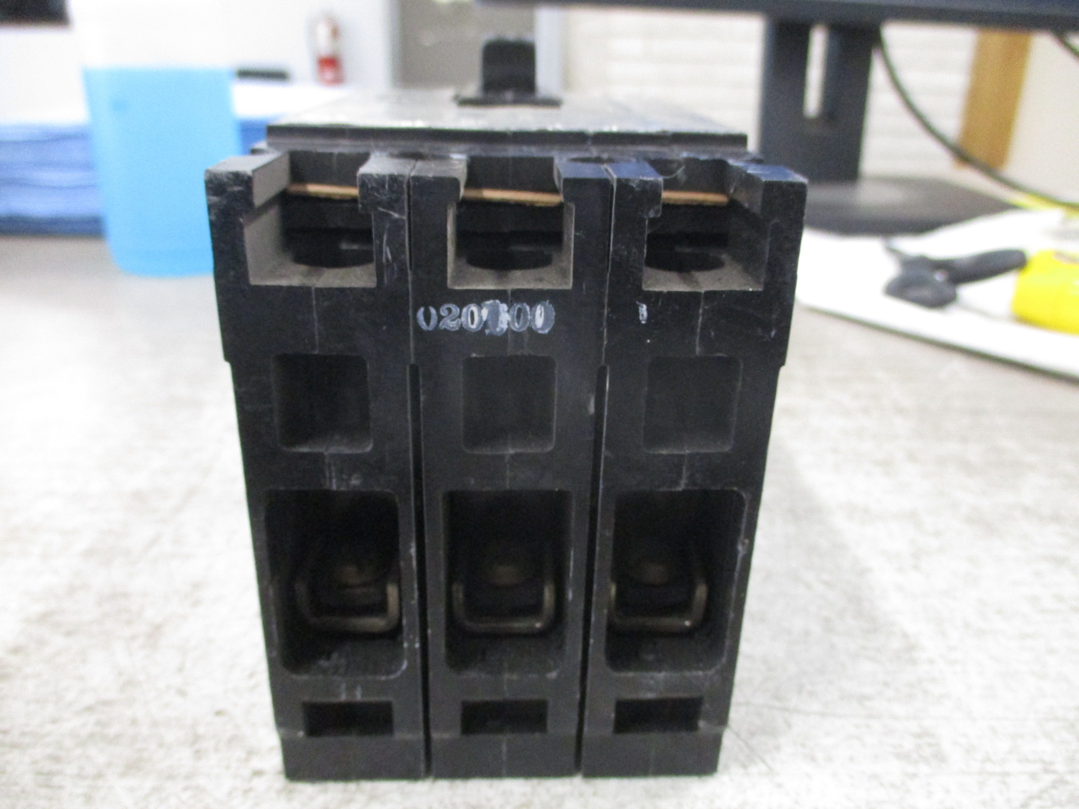 Siemens Circuit Breaker ED63A025 25A 600V 3P  W/Lugs Used
