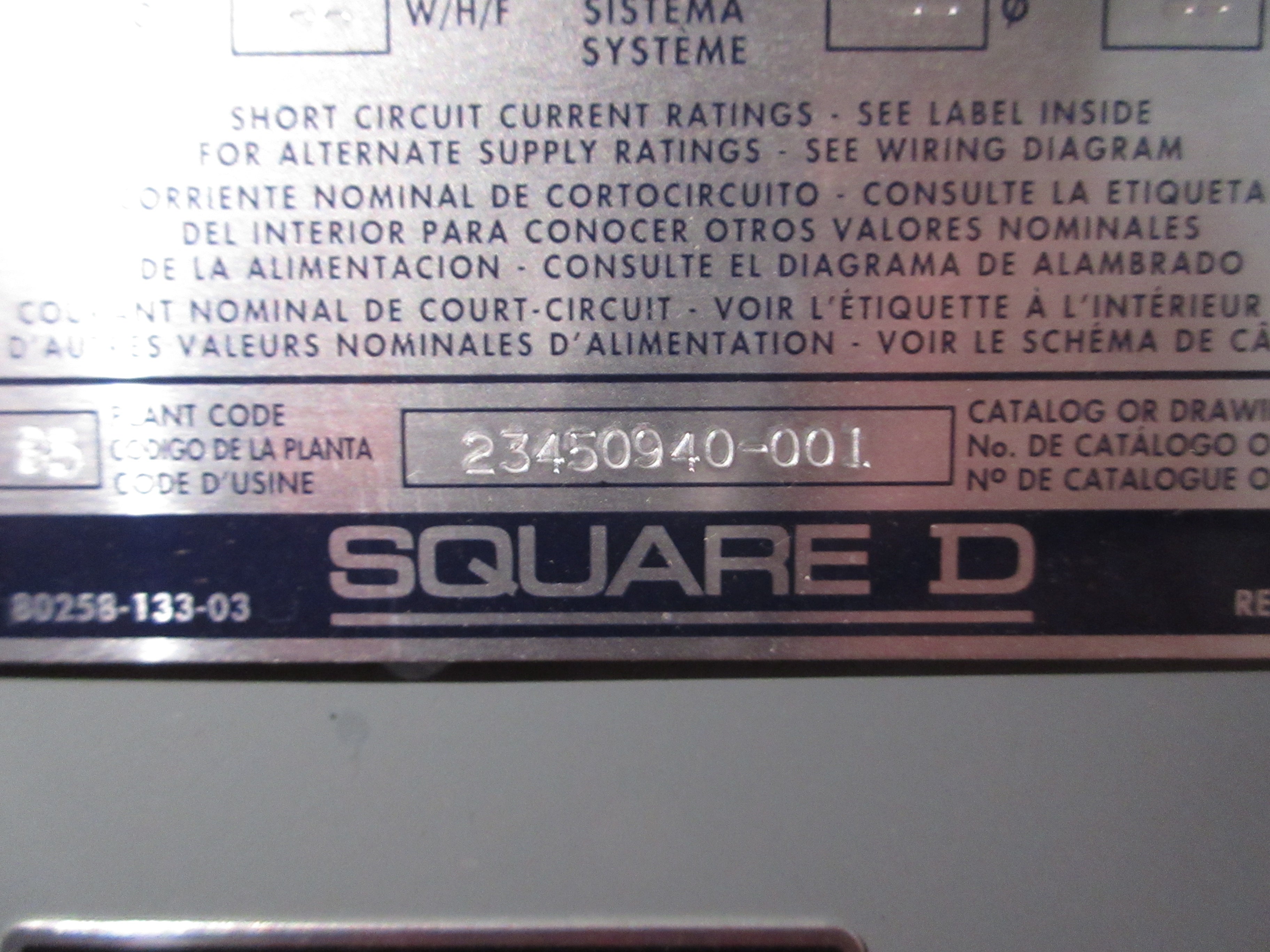 Square D Enclosed DC Circuit Breaker 23450940-001 2000A 500VDC Used