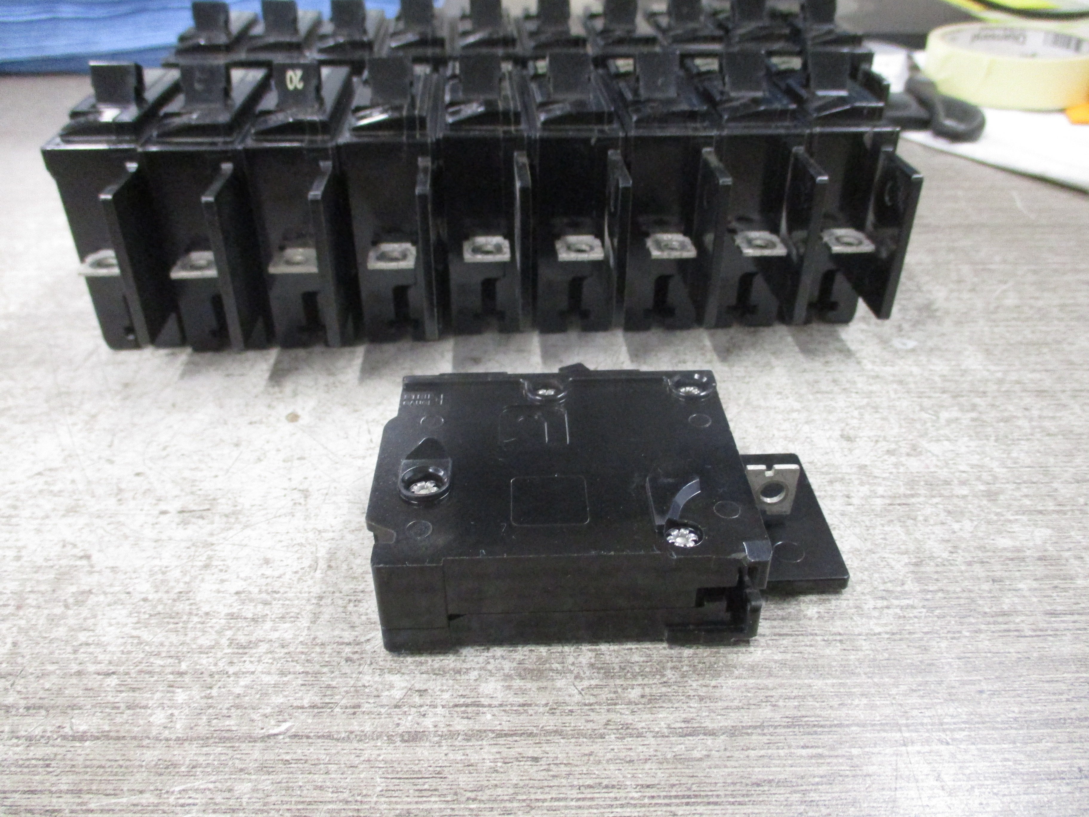 Gould ITE Circuit Breaker BQ1-B020 20A 120/240V 1P *Lot of 20* Used