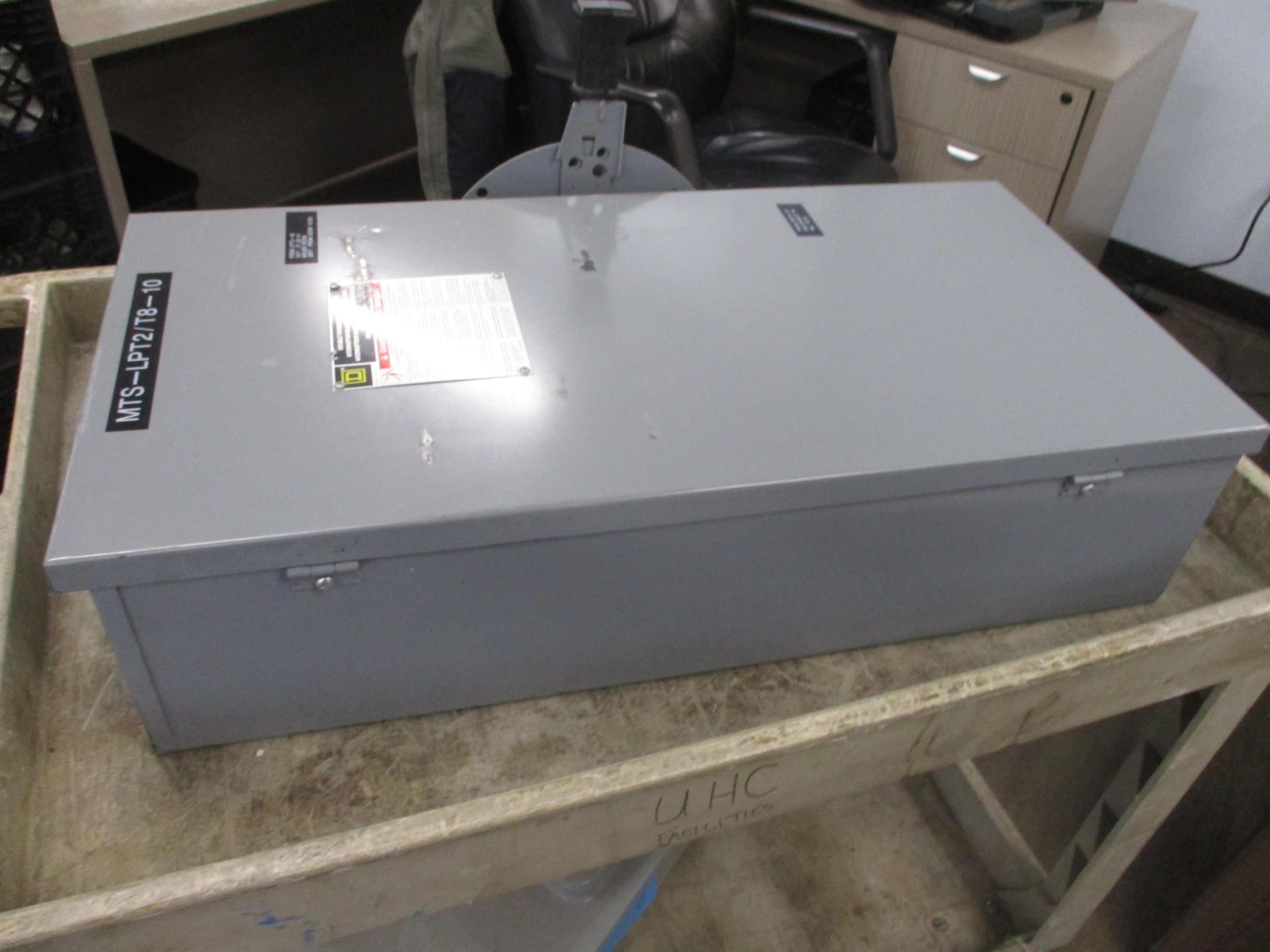 Square D Non-Fusible Double-Throw Safety Switch/Disconnect DTU462 60A 600V 3P