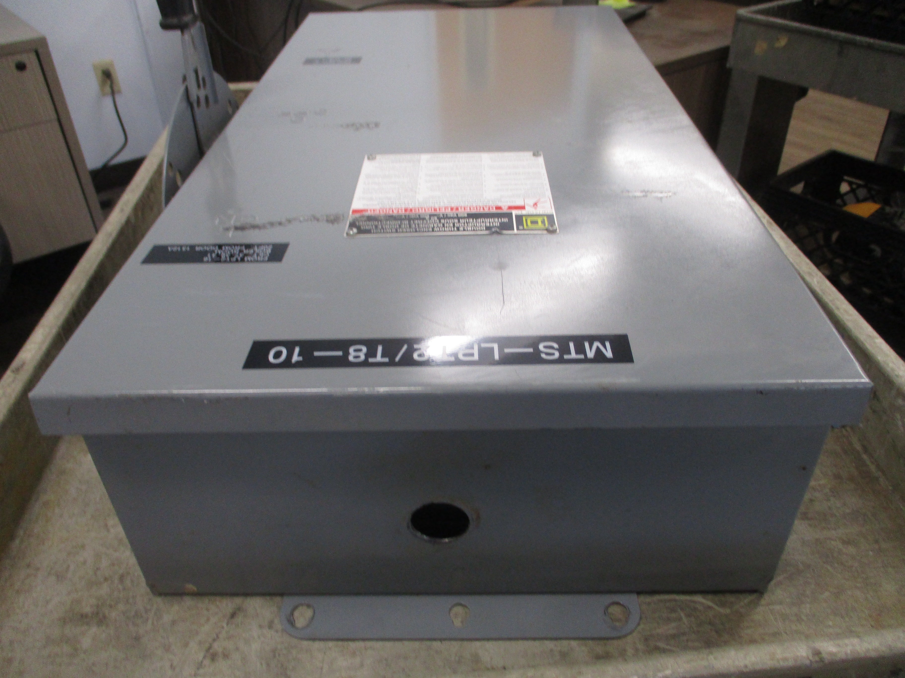 Square D Non-Fusible Double-Throw Safety Switch/Disconnect DTU462 60A 600V 3P