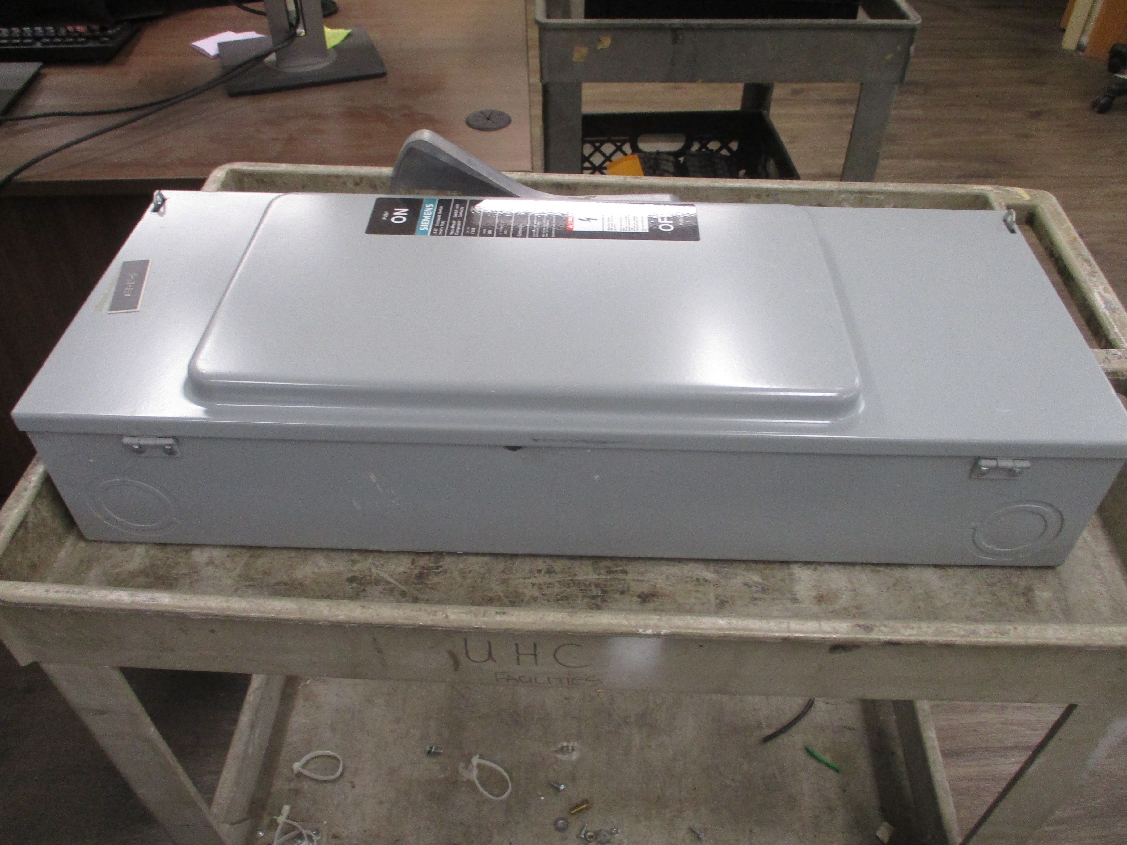 Siemens Fusible Safety Switch/Disconnect F354 200A 600V 3P Used