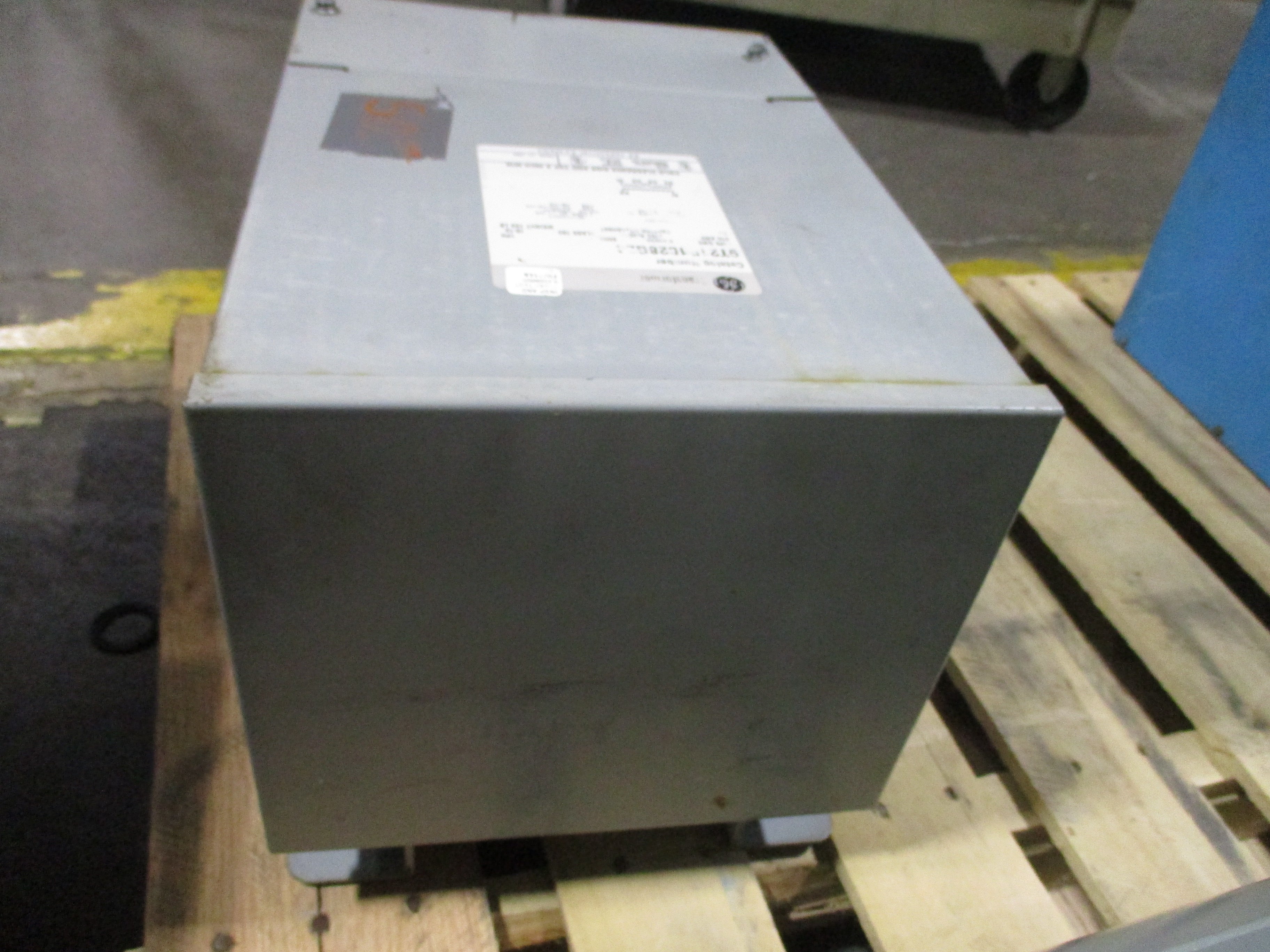 GE 3R Transformer 9T21B1028G24 5 KVA Pri: 208V Sec: 120/240V 1Ph 60Hz