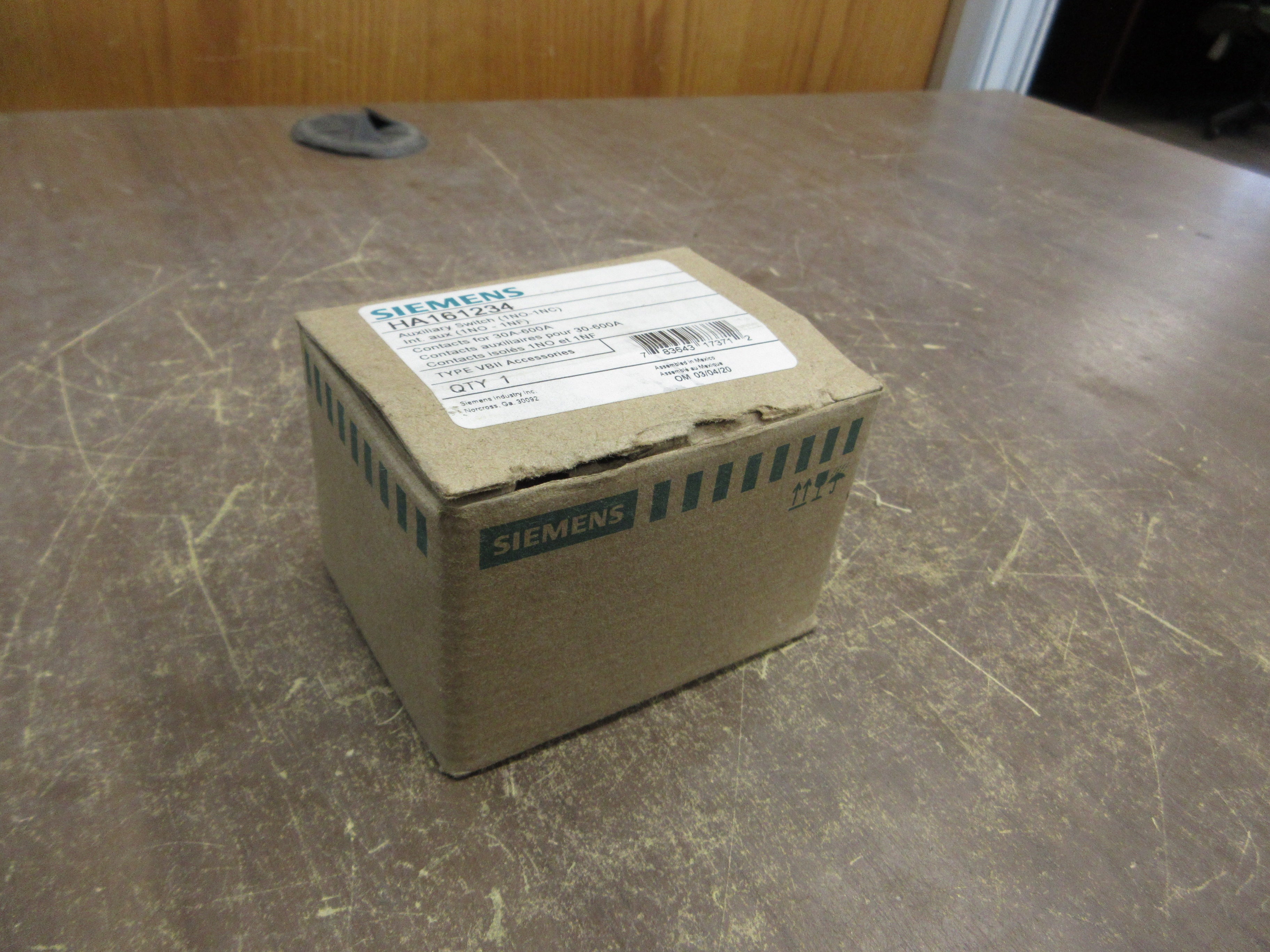 Siemens Auxiliary Switch HA161234 30-600A 1 N.O 1 N.C New Surplus