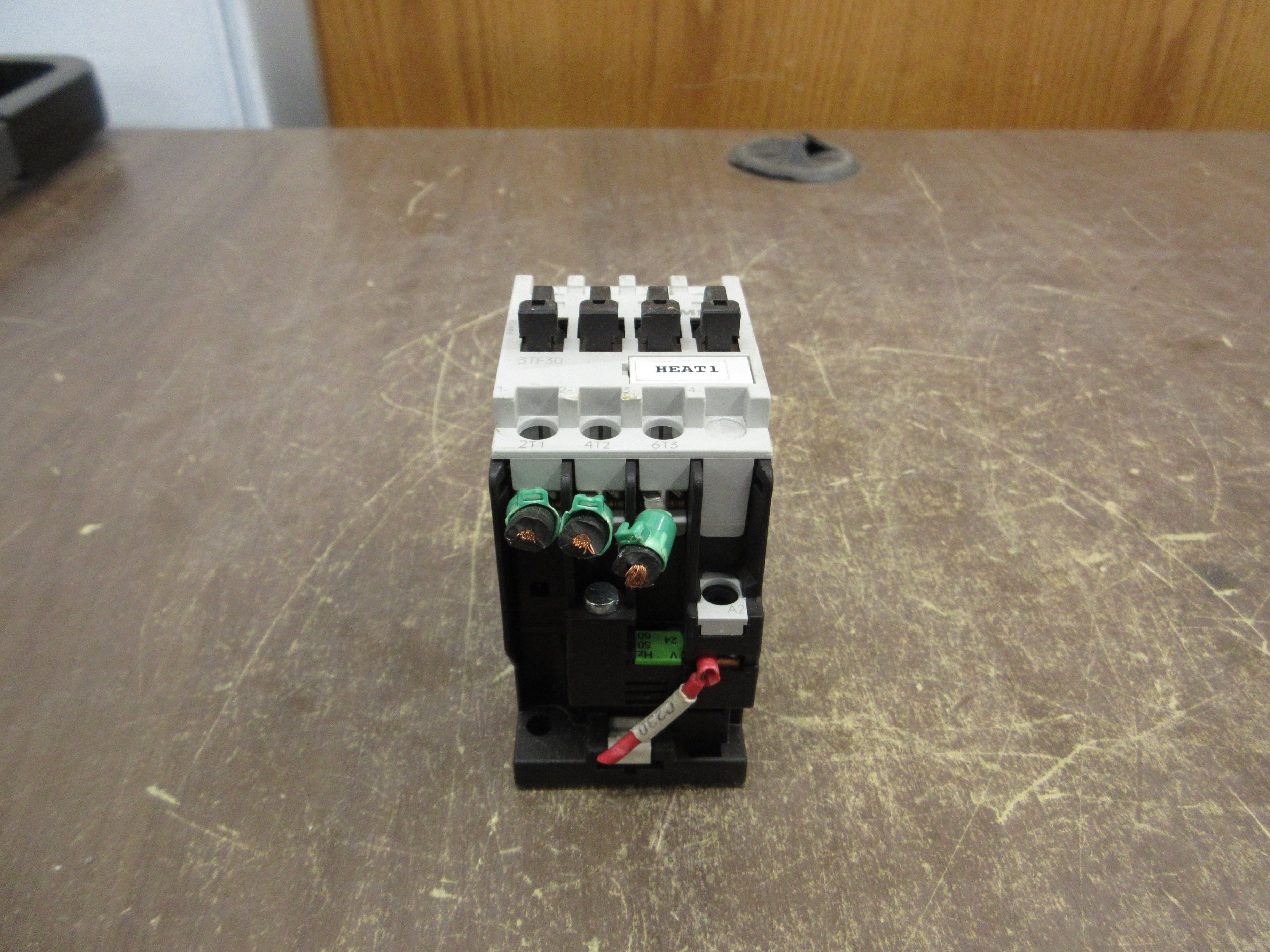 Siemens Contactor 3TF3000-0A 24V Coil 20A 600V Used