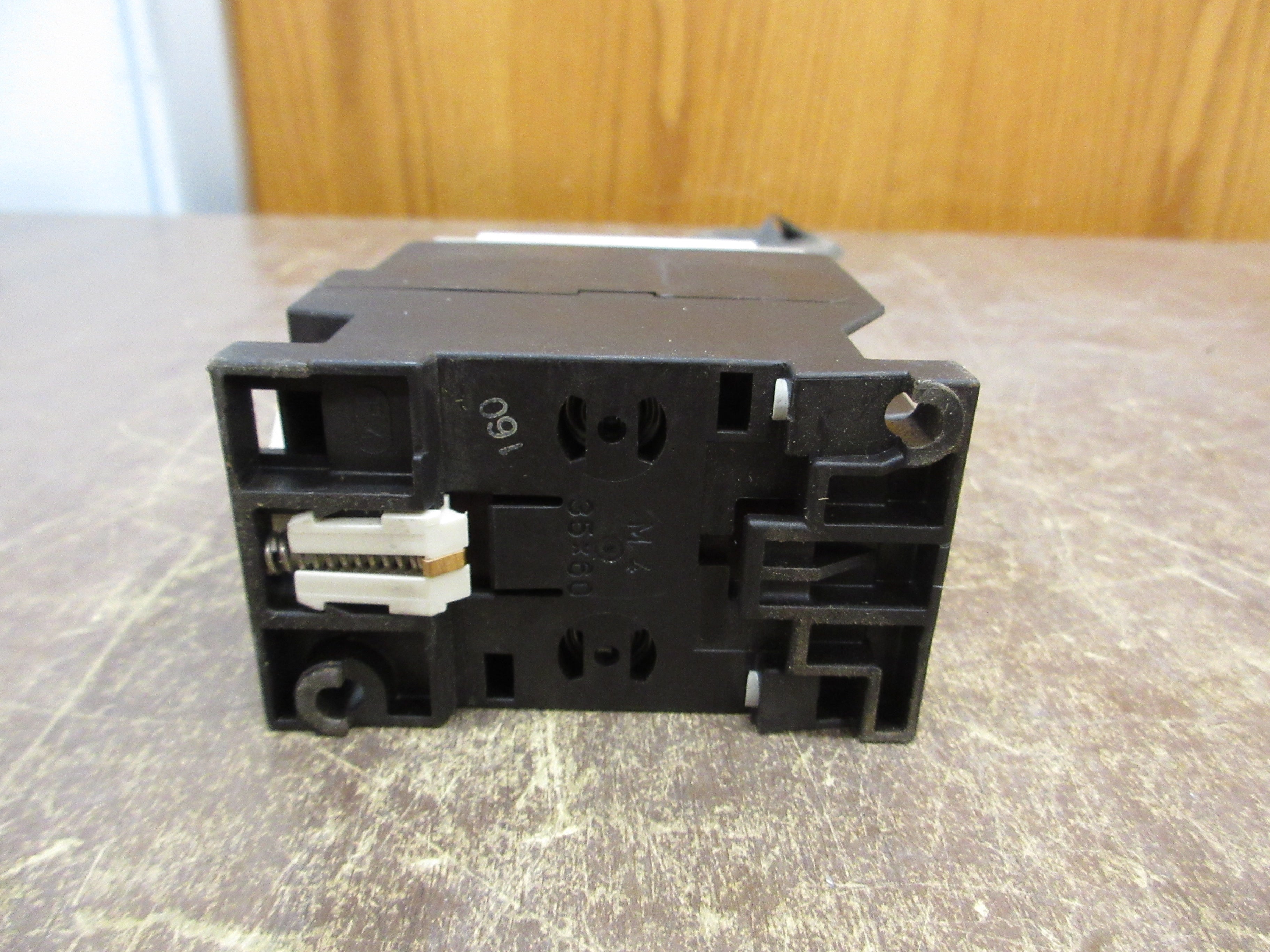 Siemens Contactor 3TF3000-0A 24V Coil 20A 600V Used