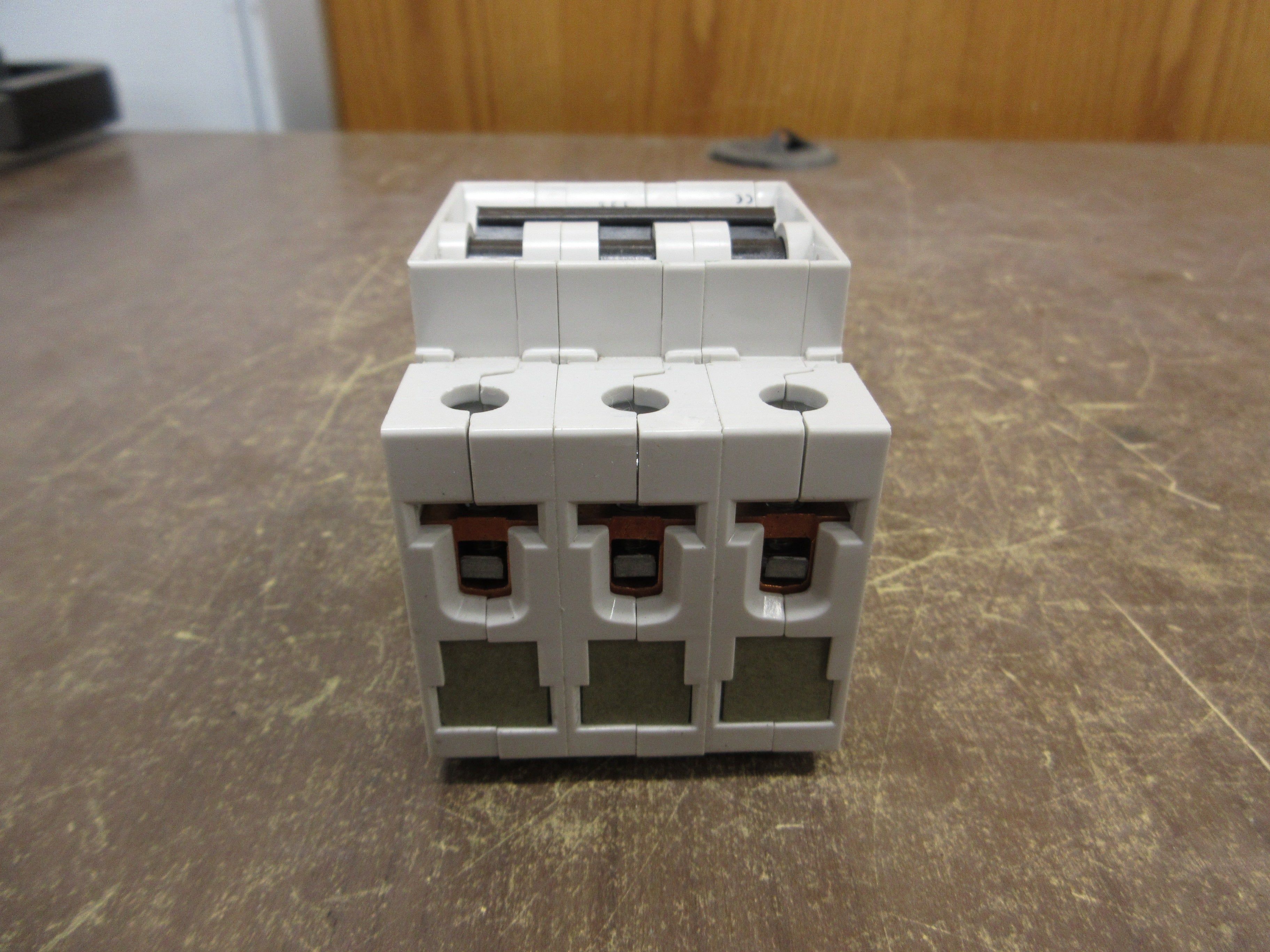 Siemens Circuit Breaker 5SX23 D8 8A 480V 3P Used