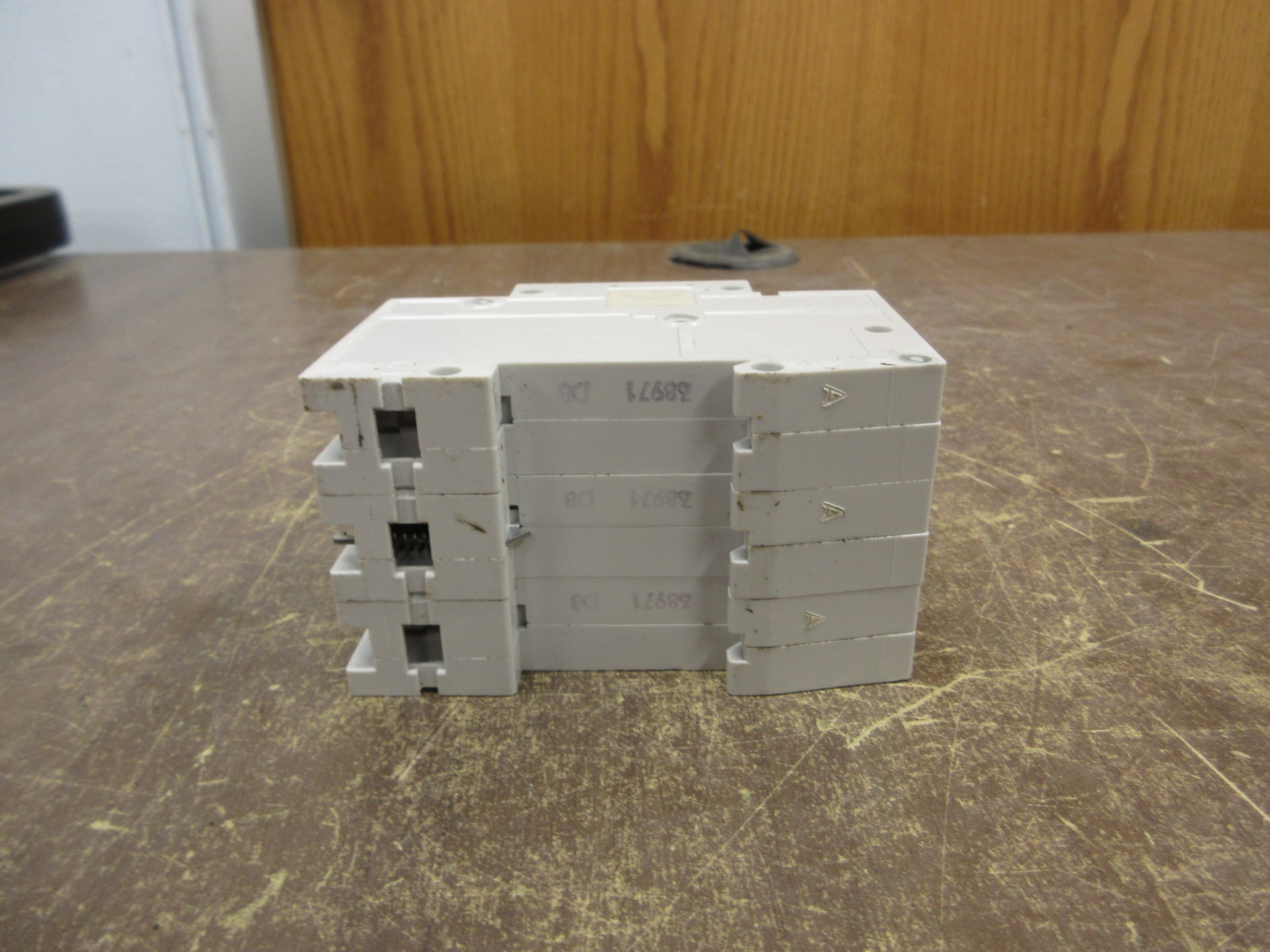 Siemens Circuit Breaker 5SX23 D8 8A 480V 3P Used