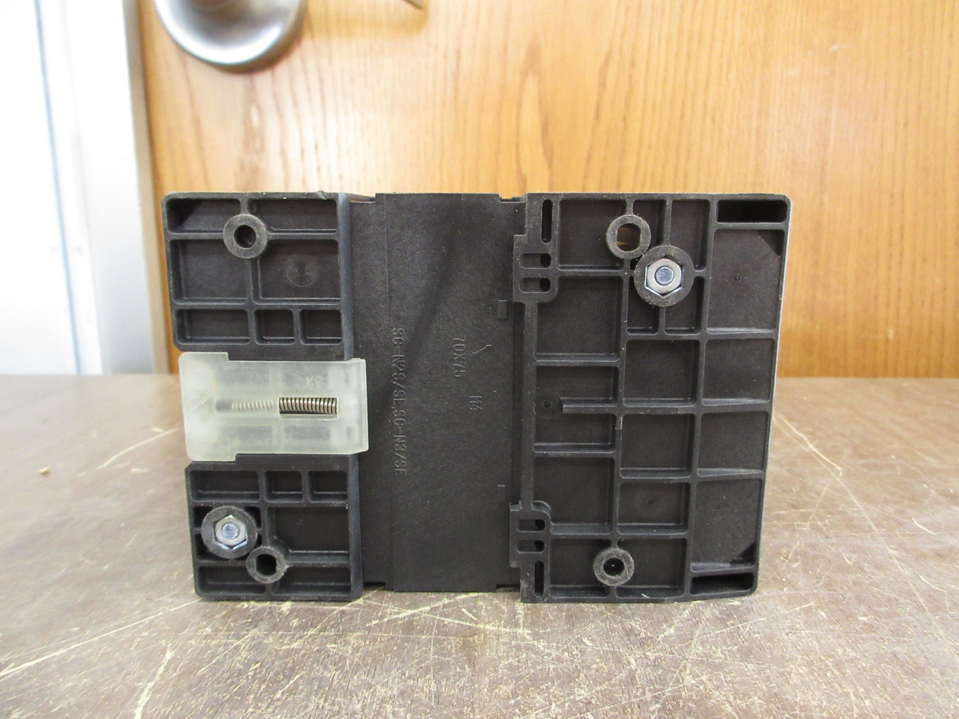 Fuji Electric SC-N3/SE [65] Contactor SC65BAS 24V AC/DC Coil 65A Used