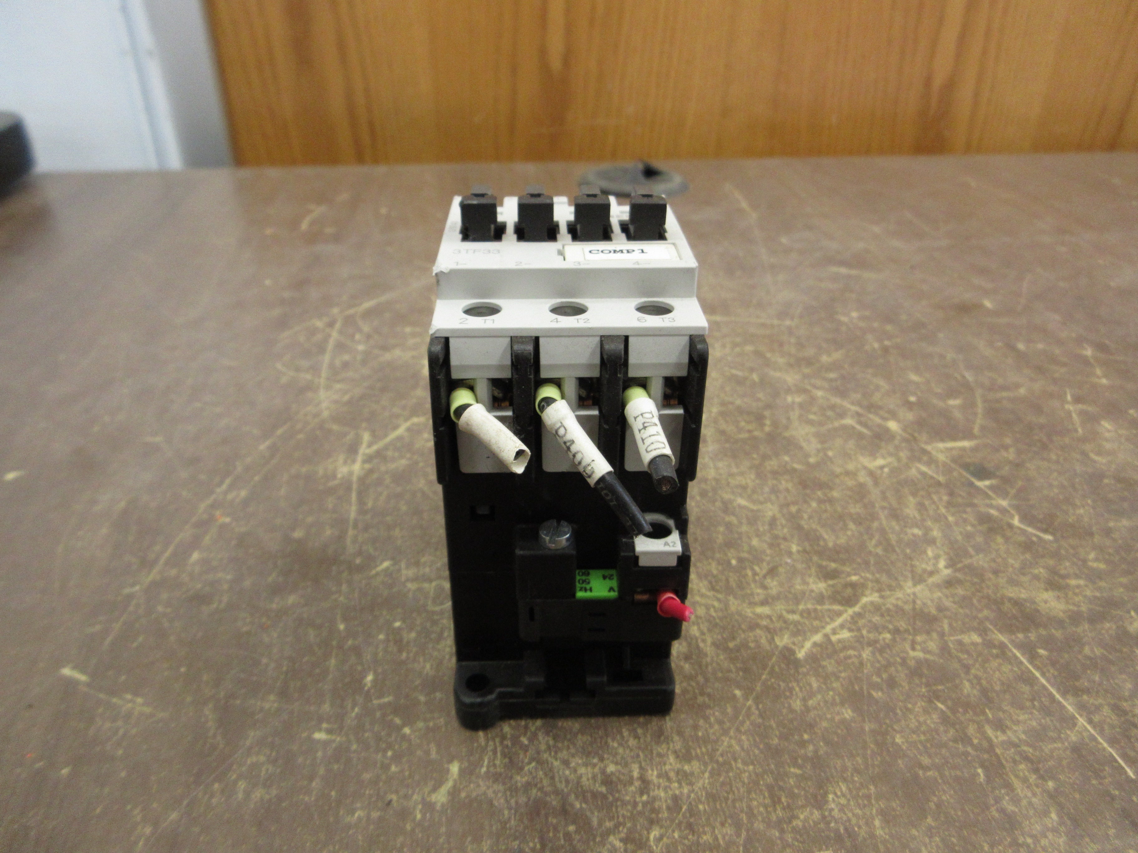 Siemens Contactor 3TF3300-0A 24V Coil 30A 600V *Broken Corner* Used