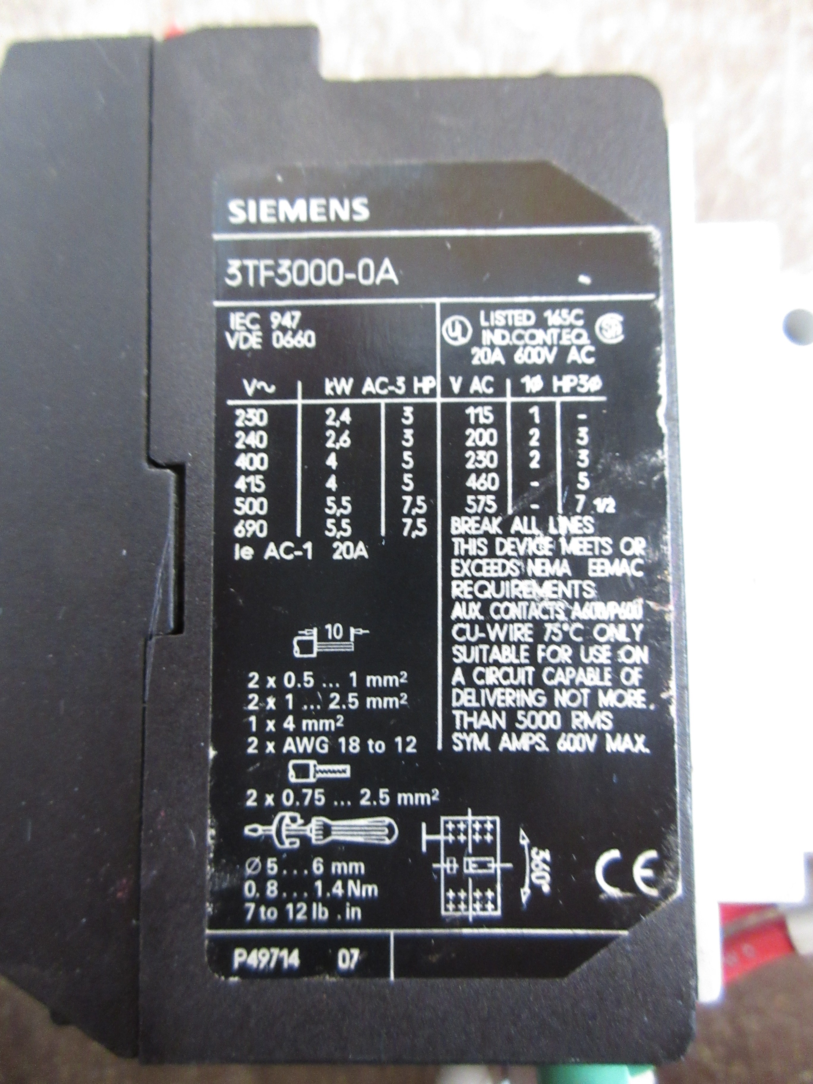 Siemens Contactor 3TF3000-0A 24V Coil 20A 600V w/ (2) Aux Contacts Used