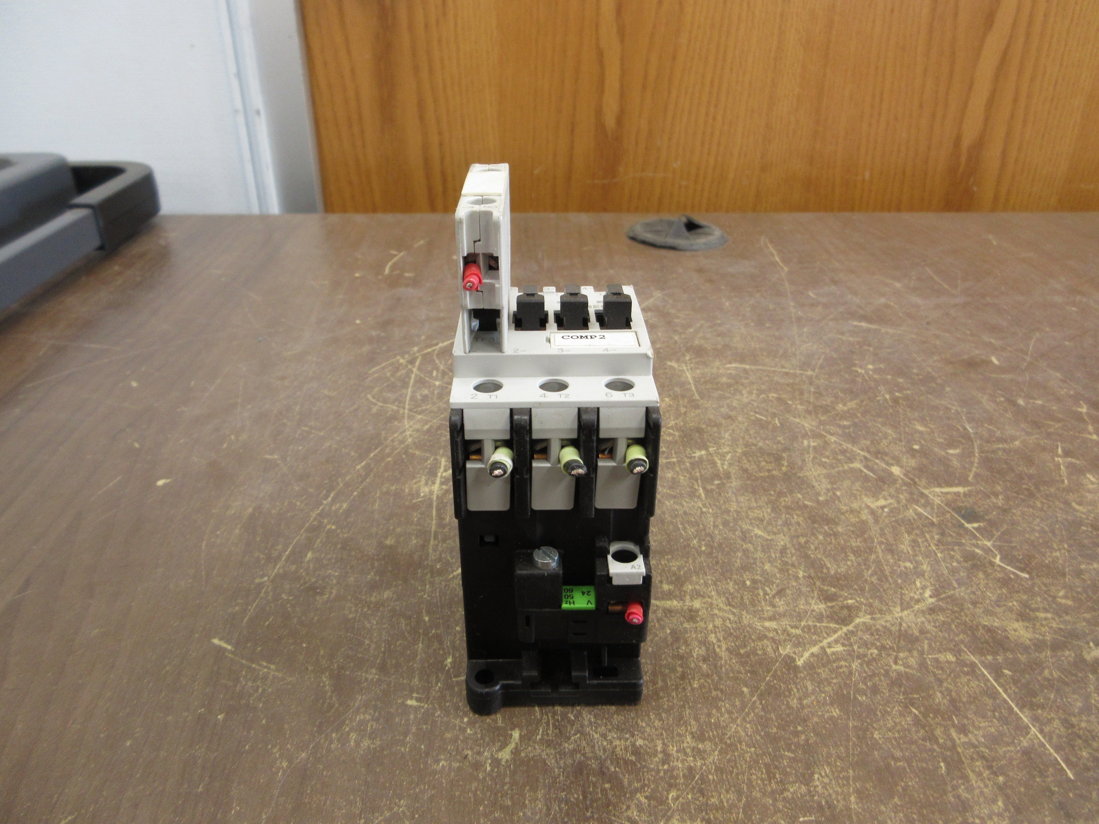 Siemens Contactor 3TF3300-0A 24V Coil 30A 600V w/ (1) Aux Contact Used