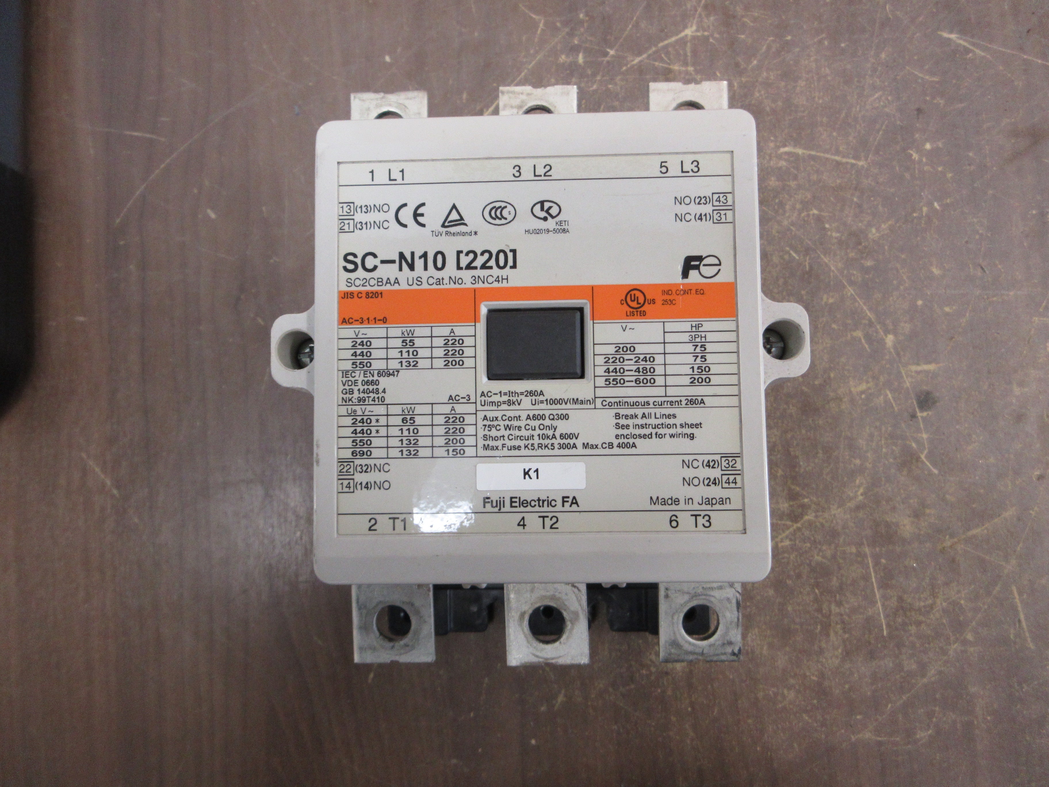 Fuji Electric SC-N10[220] Contactor 3NC4H 24V AC/DC Coil 220A Used