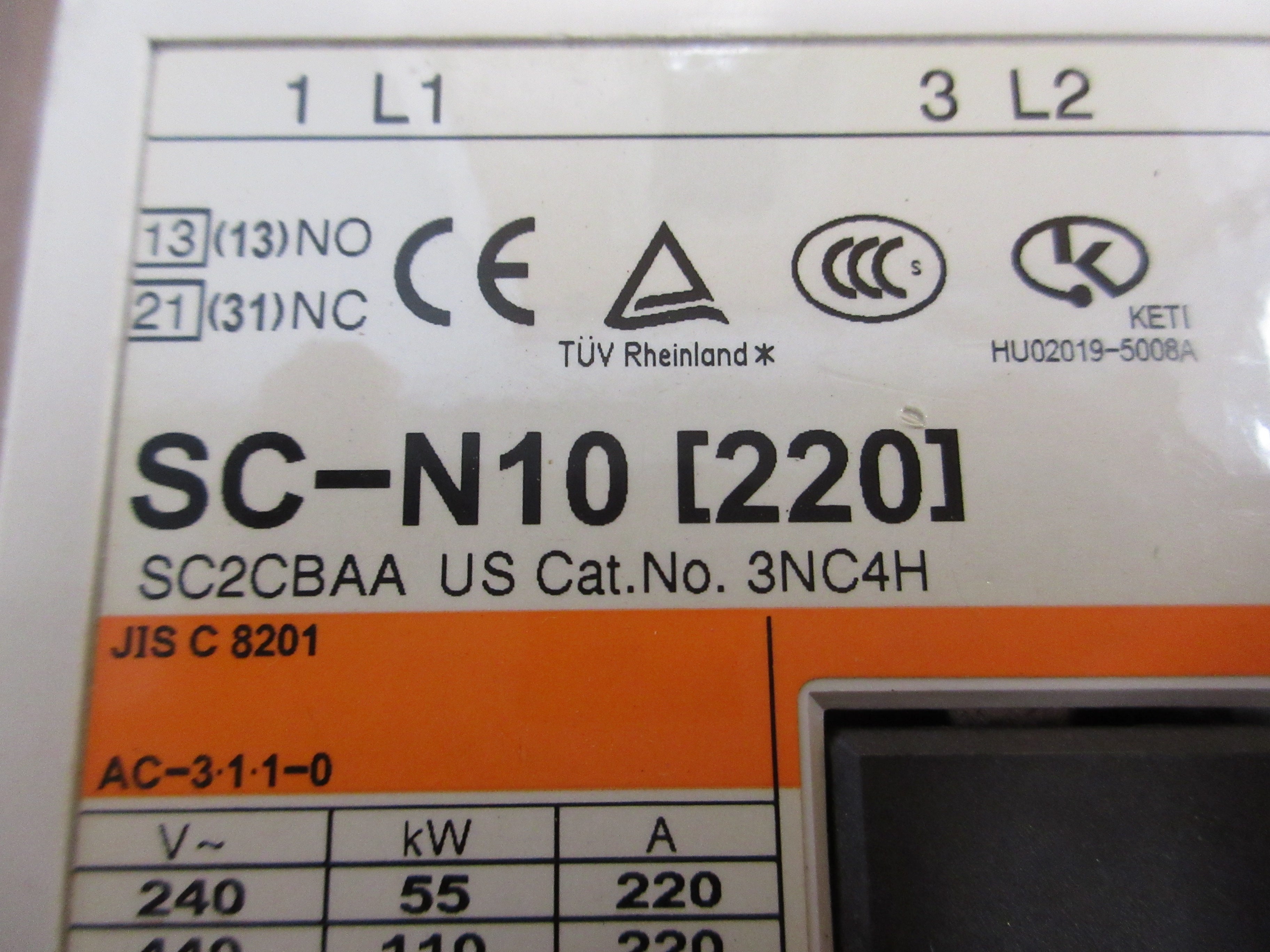 Fuji Electric SC-N10[220] Contactor 3NC4H 24V AC/DC Coil 220A Used
