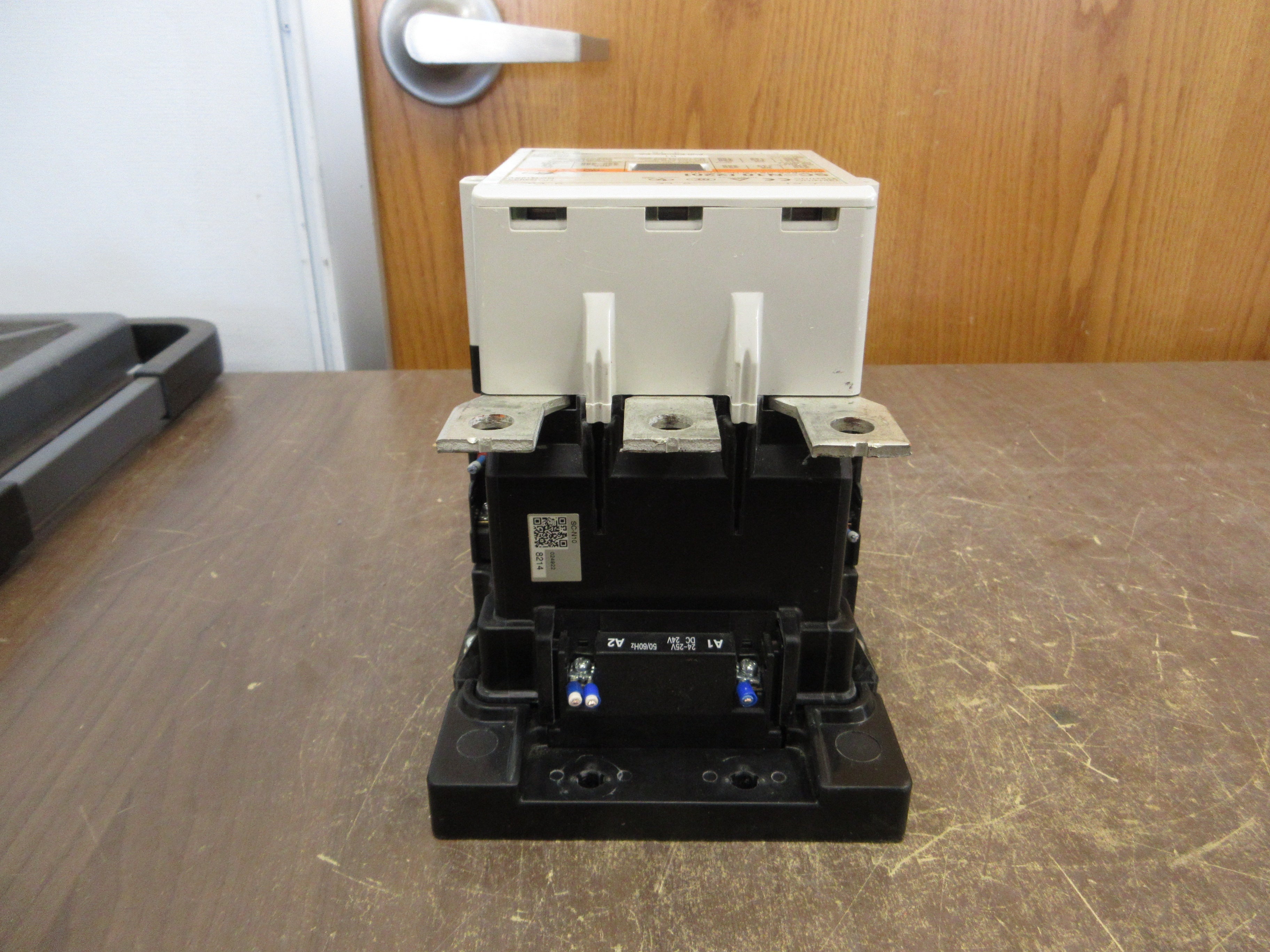 Fuji Electric SC-N10[220] Contactor 3NC4H 24V AC/DC Coil 220A Used