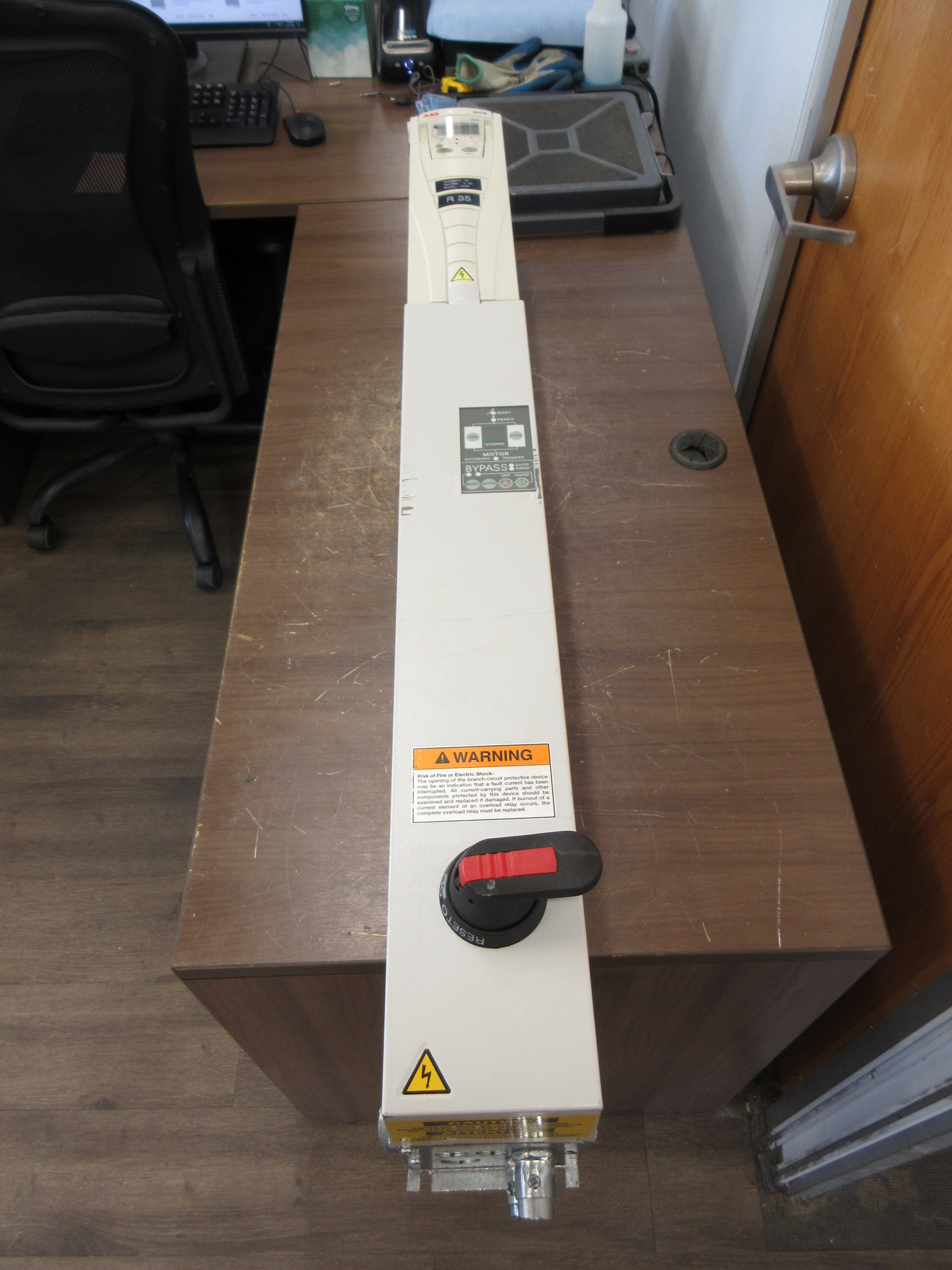 ABB ACH550 AC Drive w/ Bypass ACH550-VC-024A-2+F267 7.5HP 3Ph w/ Keypad Used