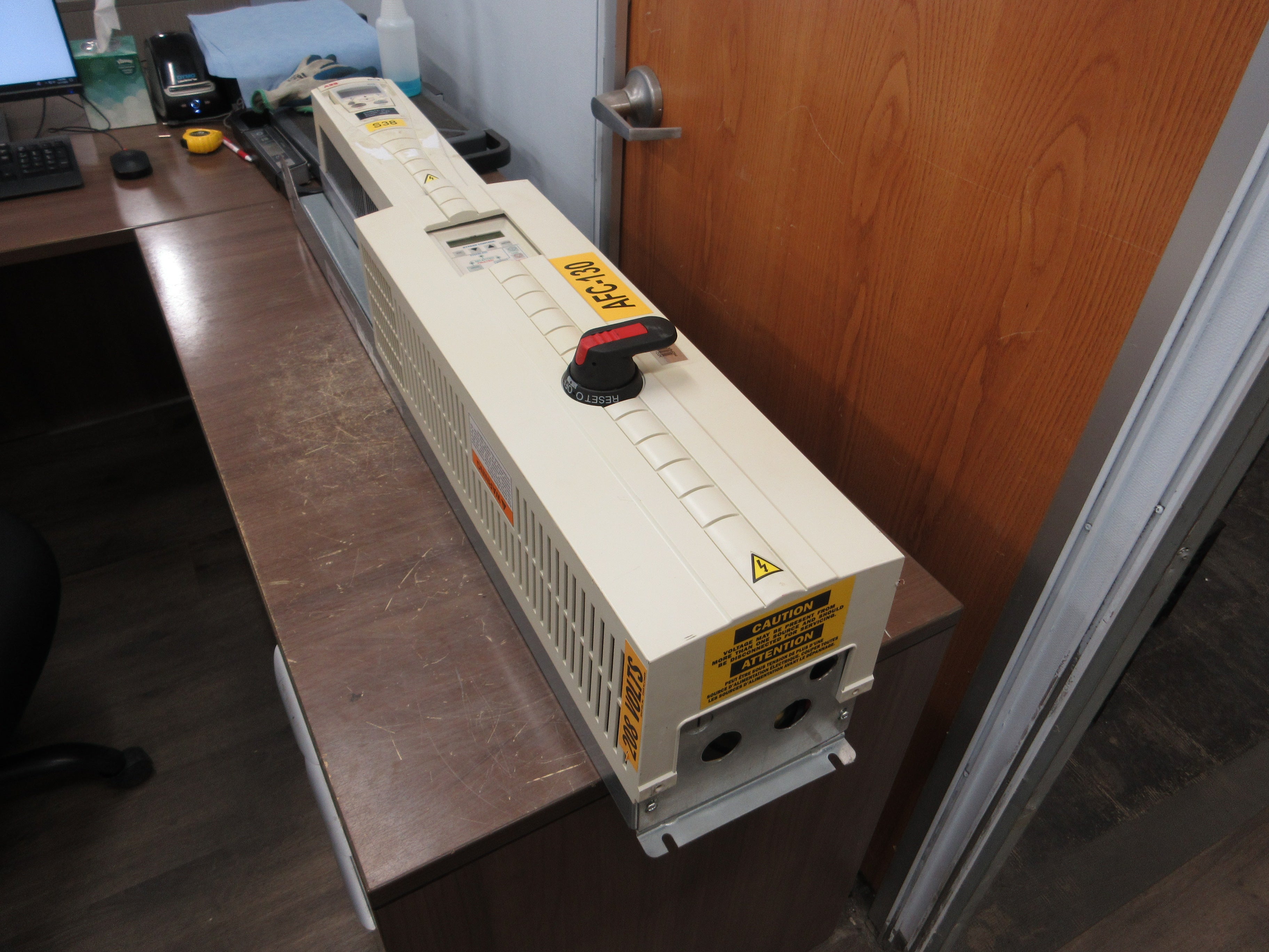 ABB ACH550 AC Drive w/Bypass ACH550-VCR-031A-2+F267 10HP 3Ph Used