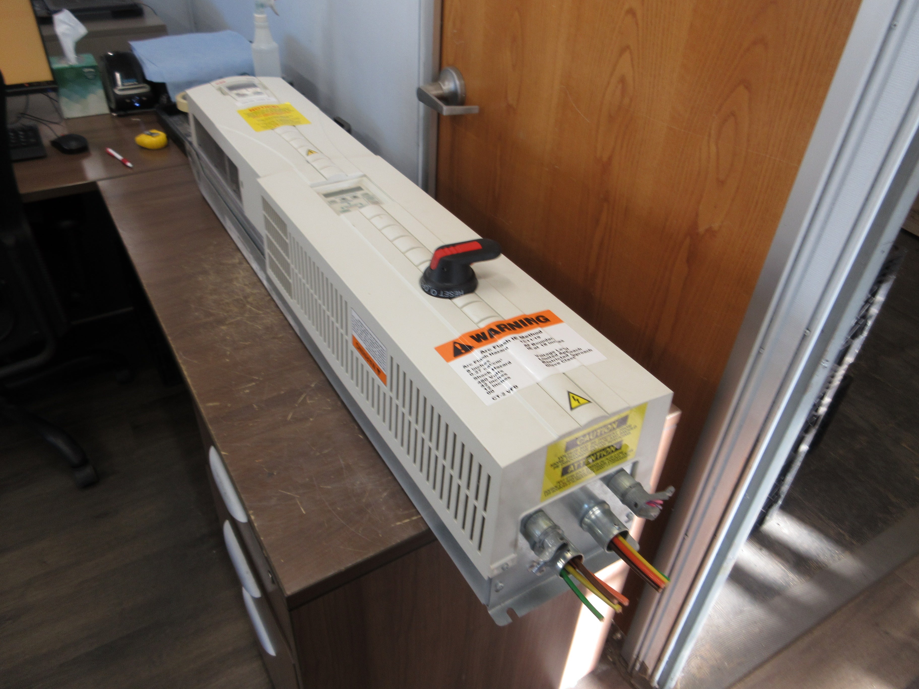 ABB ACH550 AC Drive w/ Bypass ACH550-VCR-045A-4+F267 30HP 3Ph w/ Keypad Used
