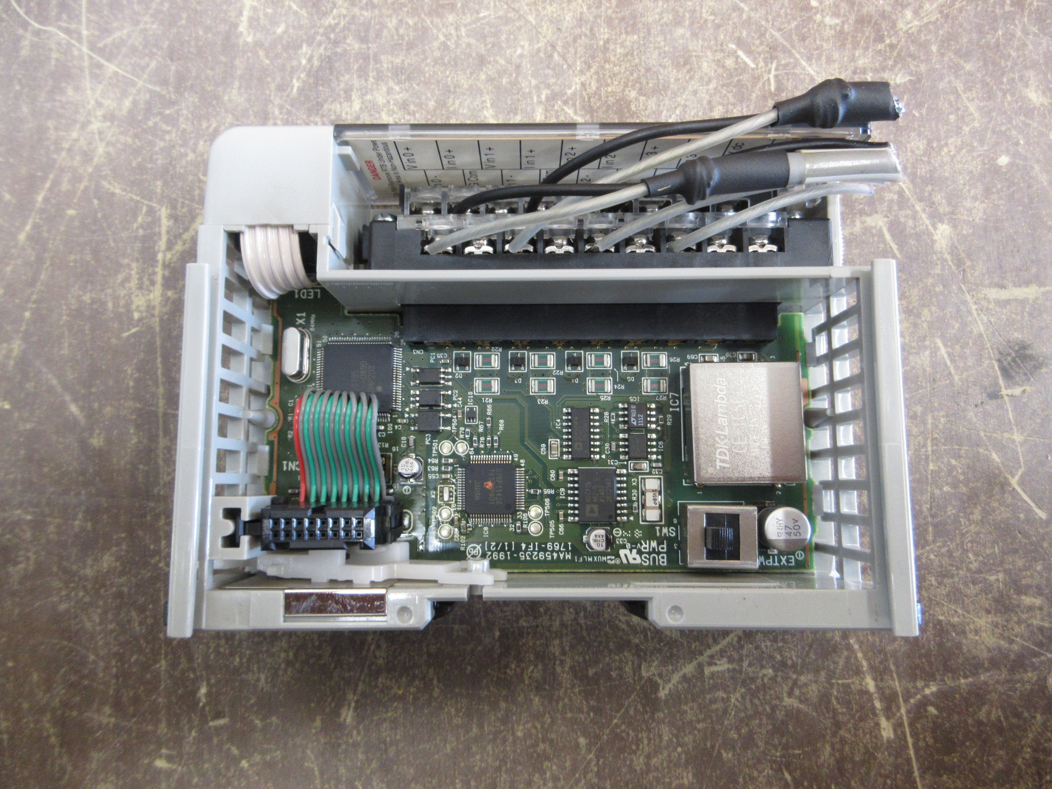 Allen-Bradley Compact I/O Analog Input Module 1769-IF4 Ser. B F/W Rev. 3.2 4-Ch