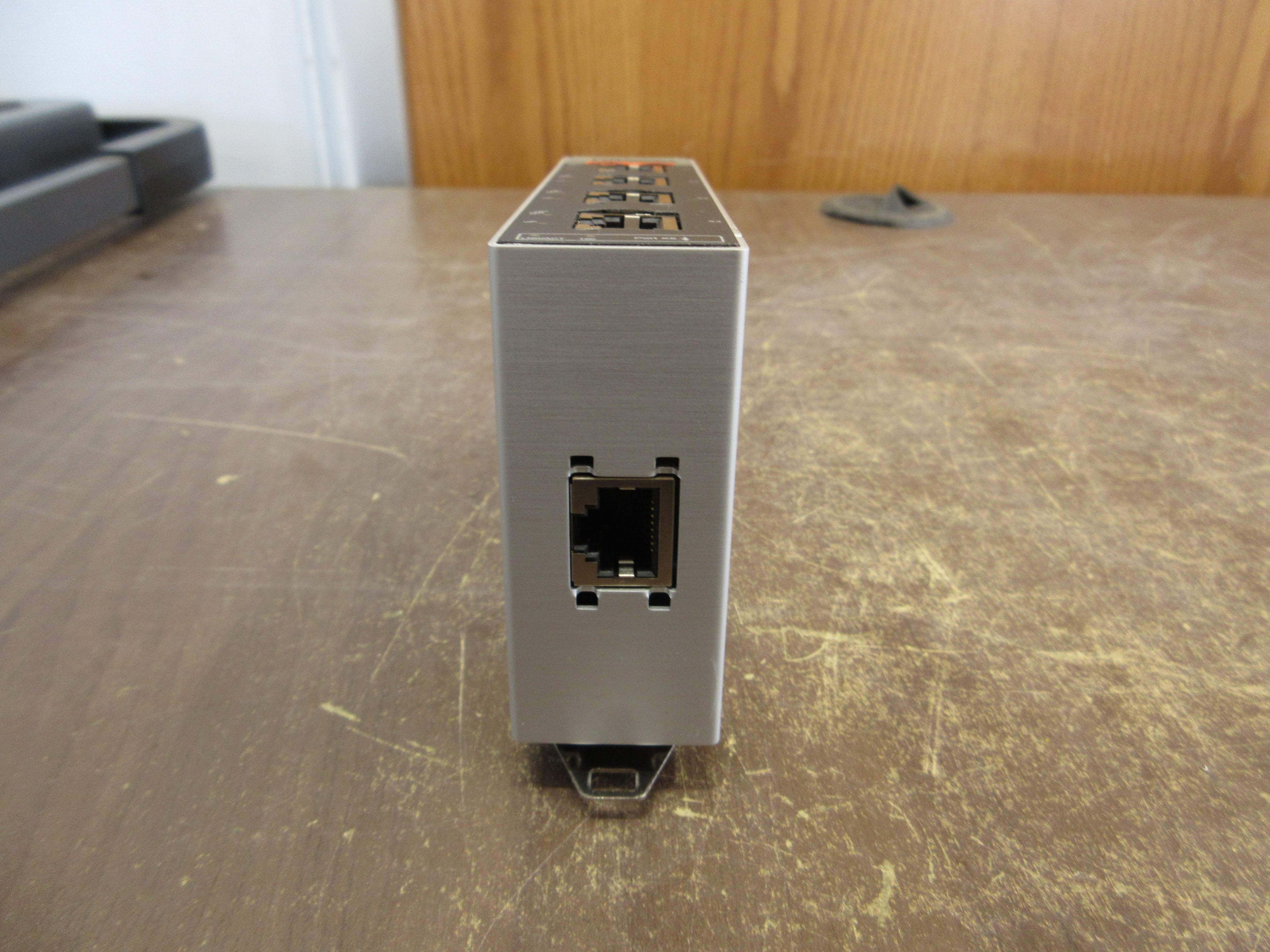 Phoenix Contact FL Switch 2891152 HW: 14 SFN 5TX Used