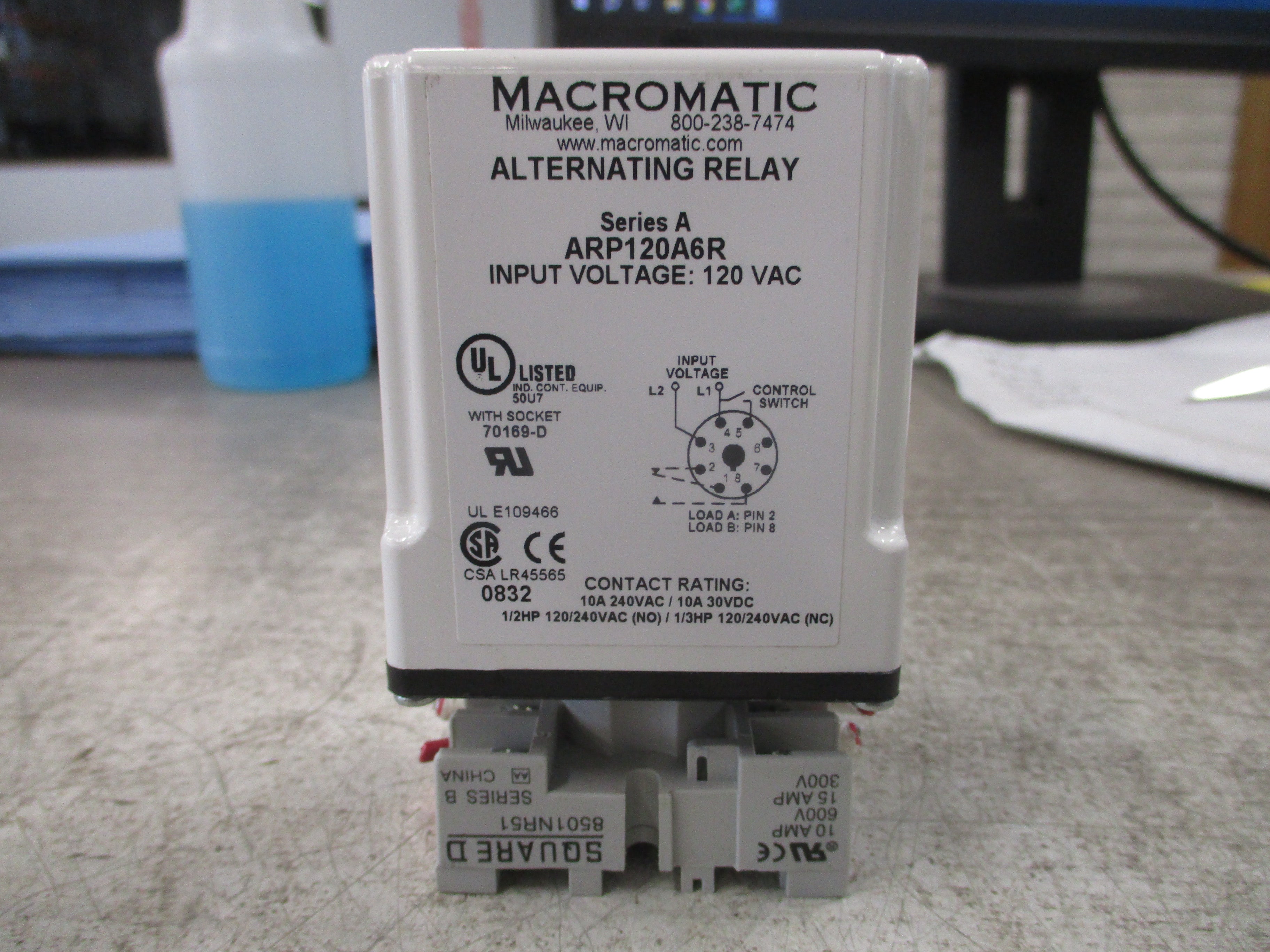 Macromatic Alternating Relay ARP120A6R Ser. A 120V W/Base Used