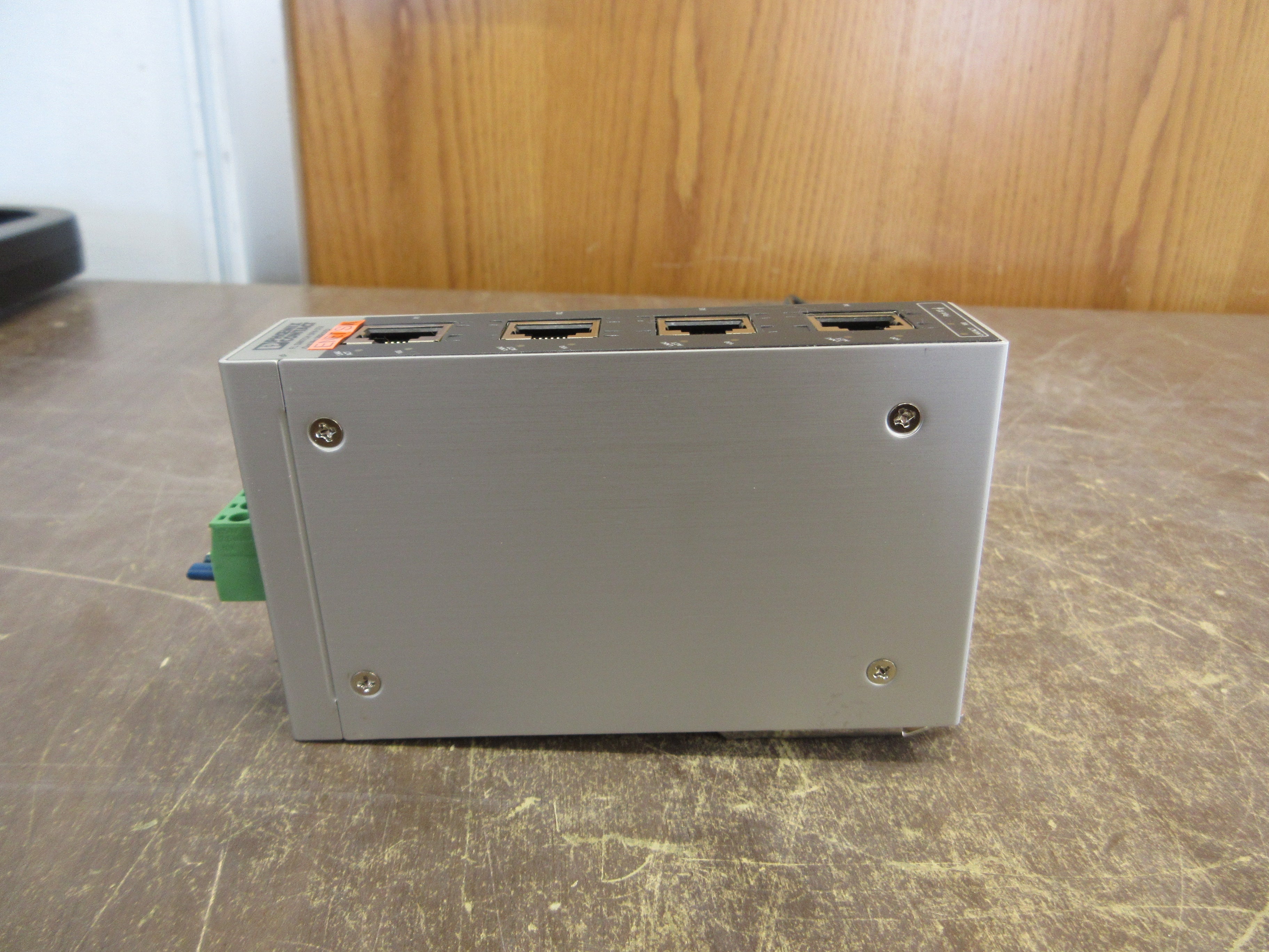 Phoenix Contact FL Switch 2891152 HW: 14 SFN 5TX Used