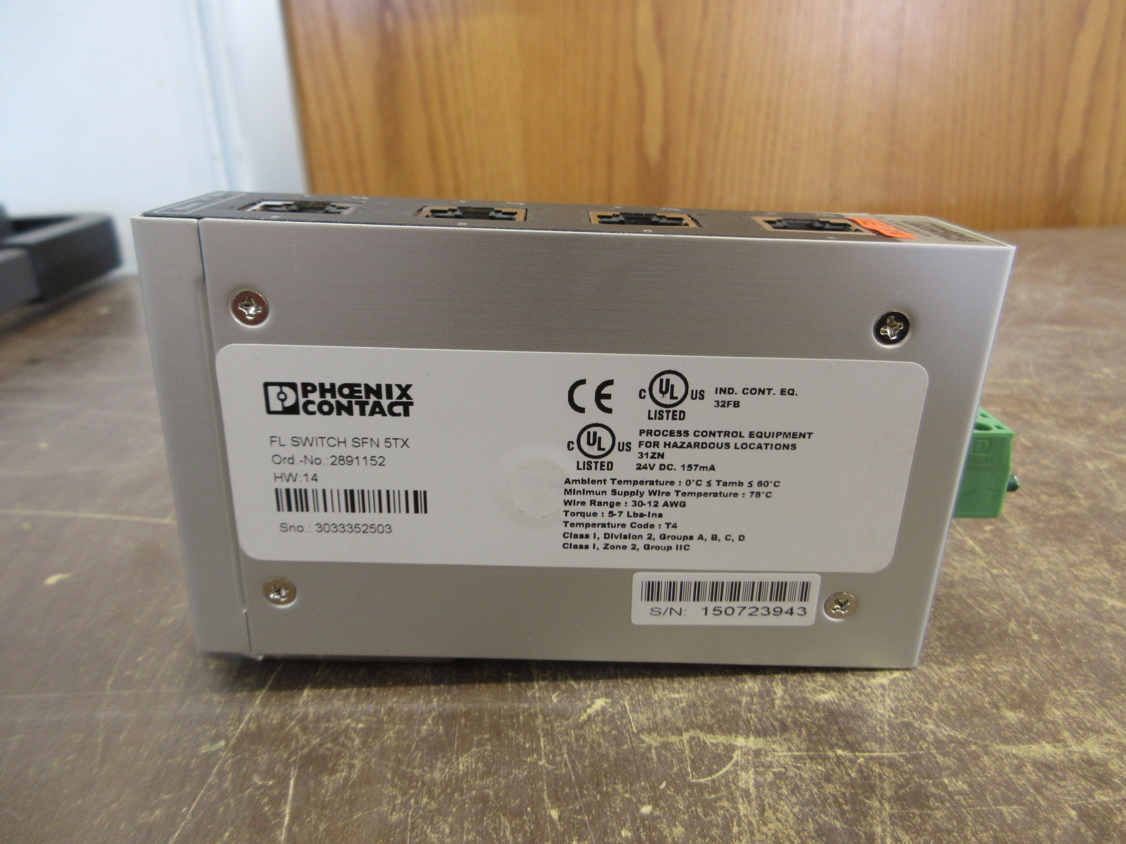 Phoenix Contact FL Switch 2891152 HW: 14 SFN 5TX Used