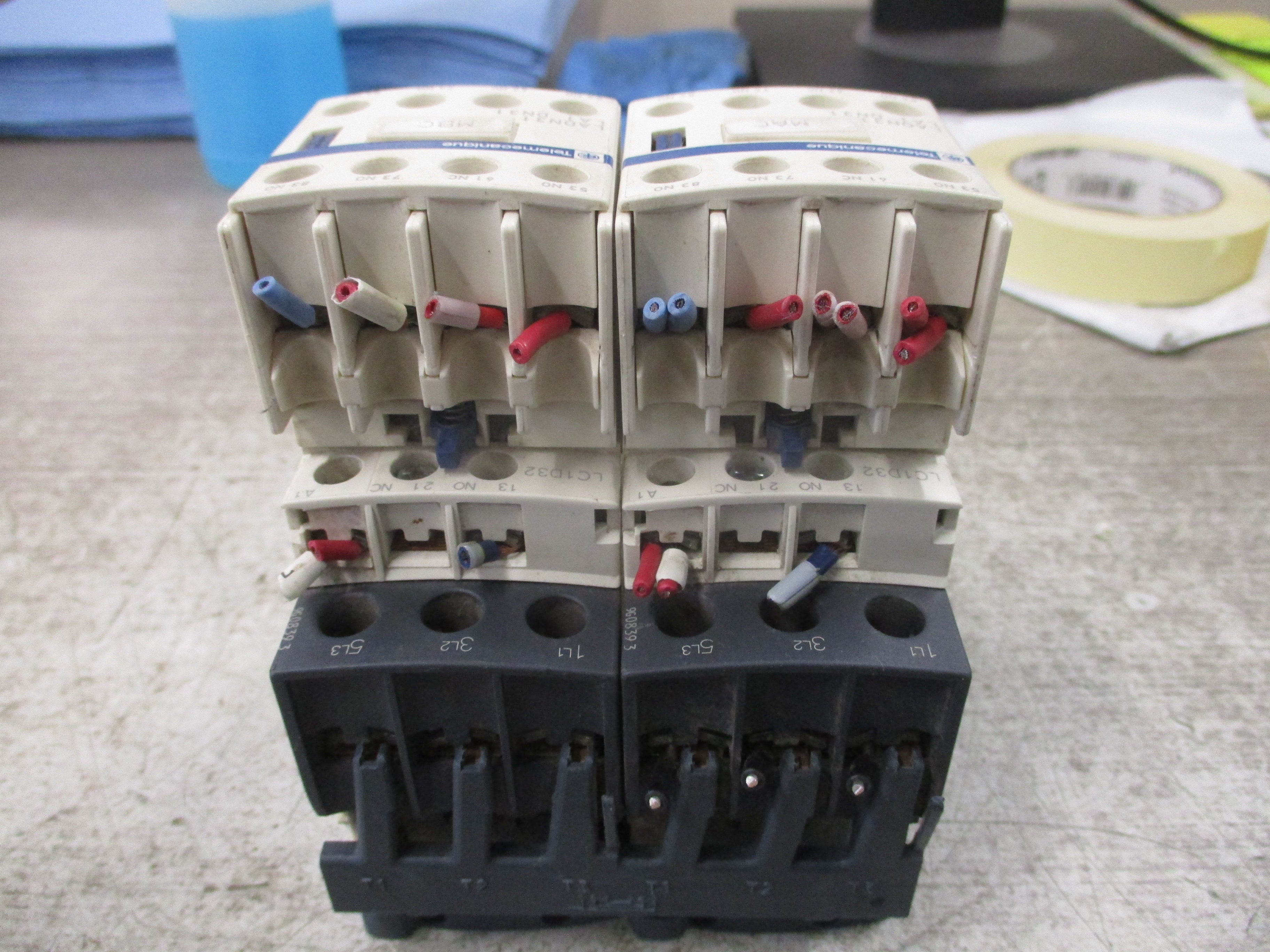 Telemecanique Revering Contactor LC1D32 120V Coil 50A 600V (2) Aux Contact Block
