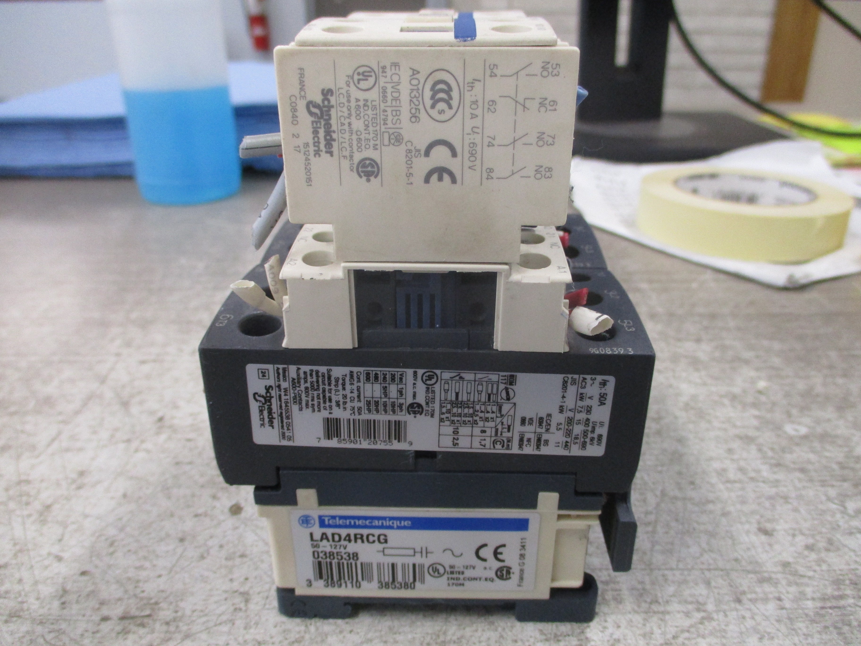 Telemecanique Revering Contactor LC1D32 120V Coil 50A 600V (2) Aux Contact Block