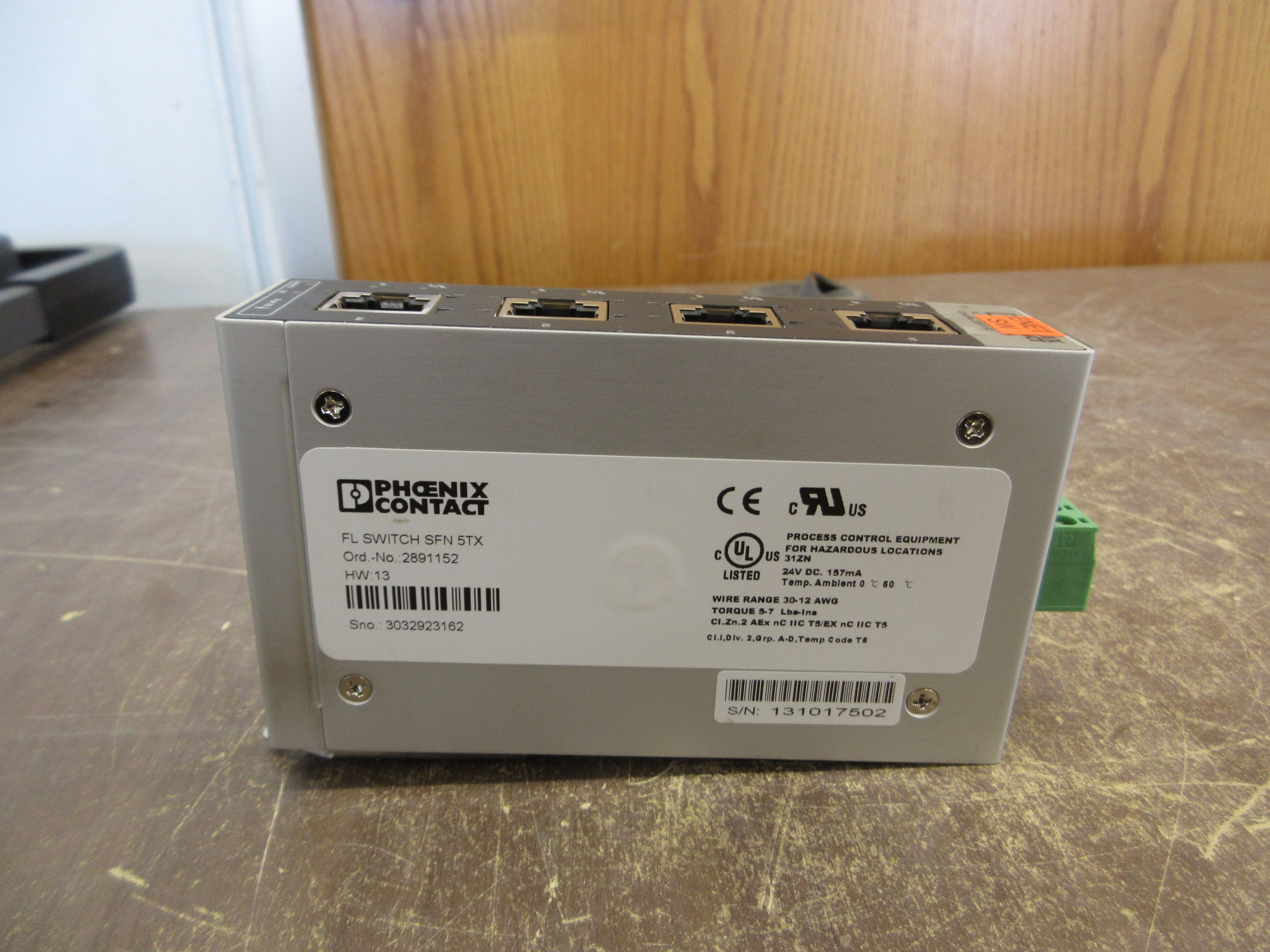 Phoenix Contact FL Switch 2891152 HW: 13 SFN 5TX Used