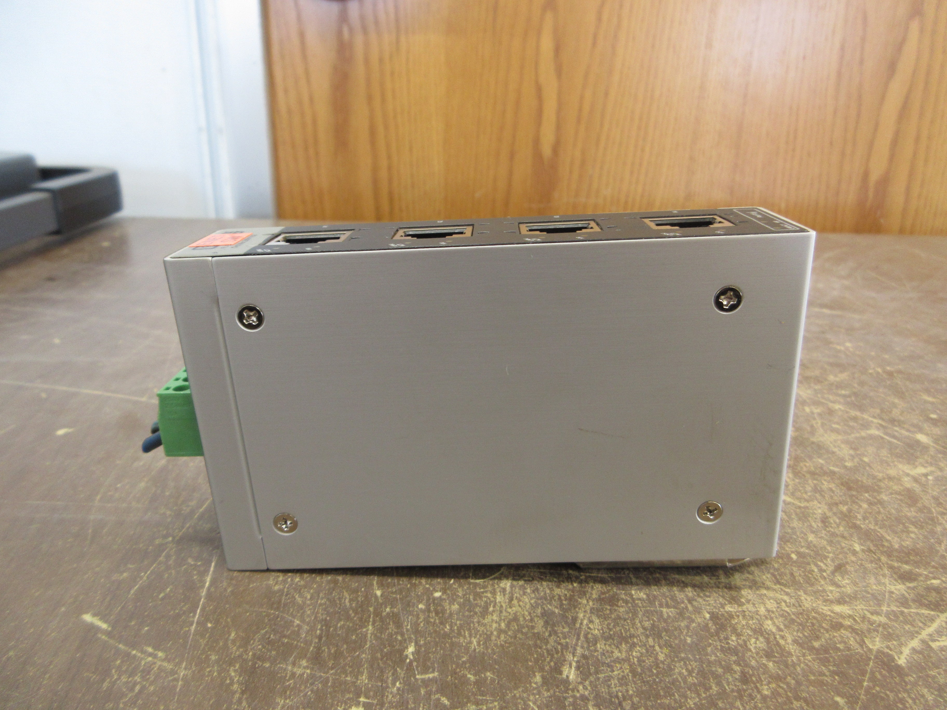 Phoenix Contact FL Switch 2891152 HW: 13 SFN 5TX Used