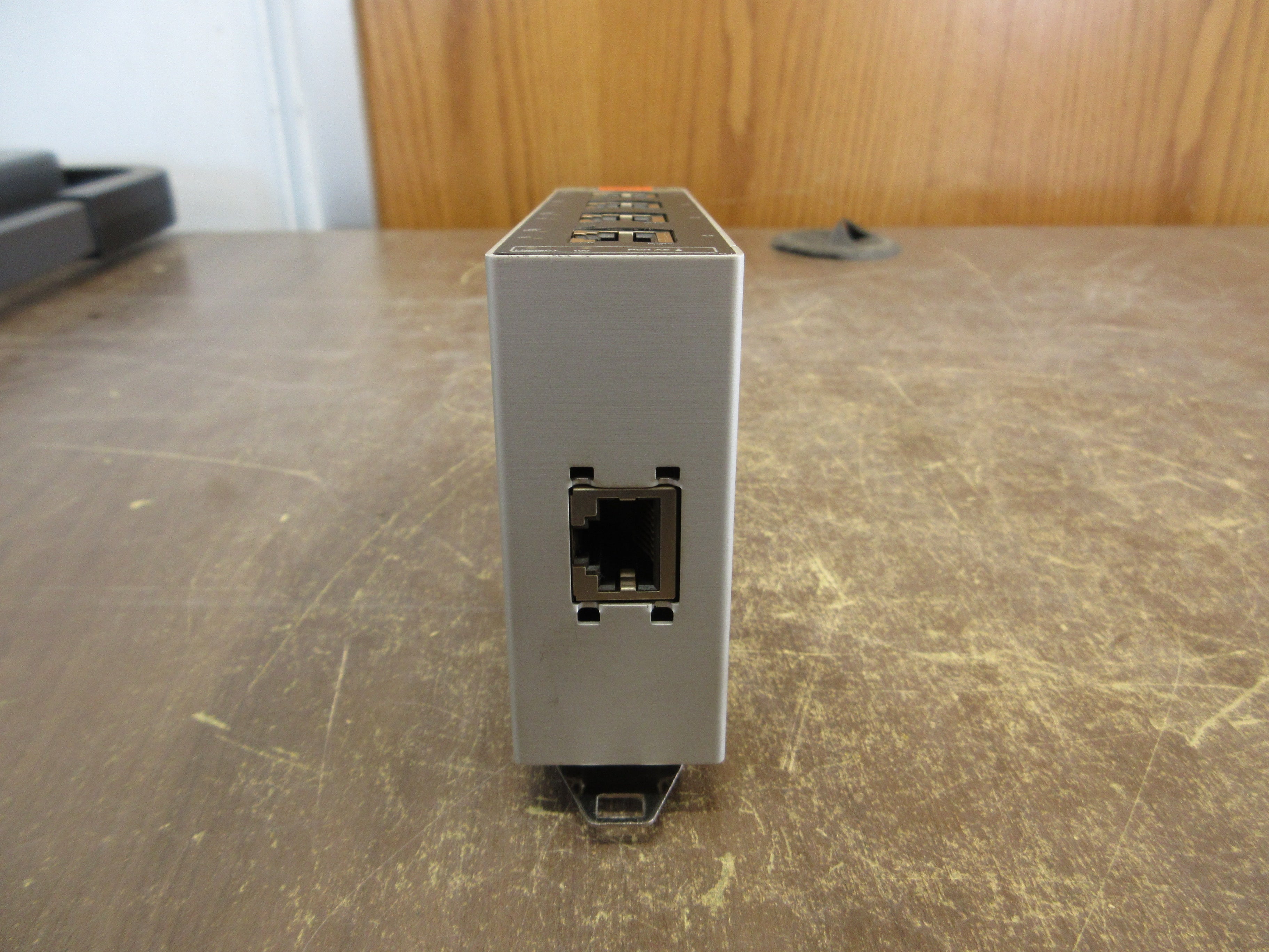 Phoenix Contact FL Switch 2891152 HW: 13 SFN 5TX Used
