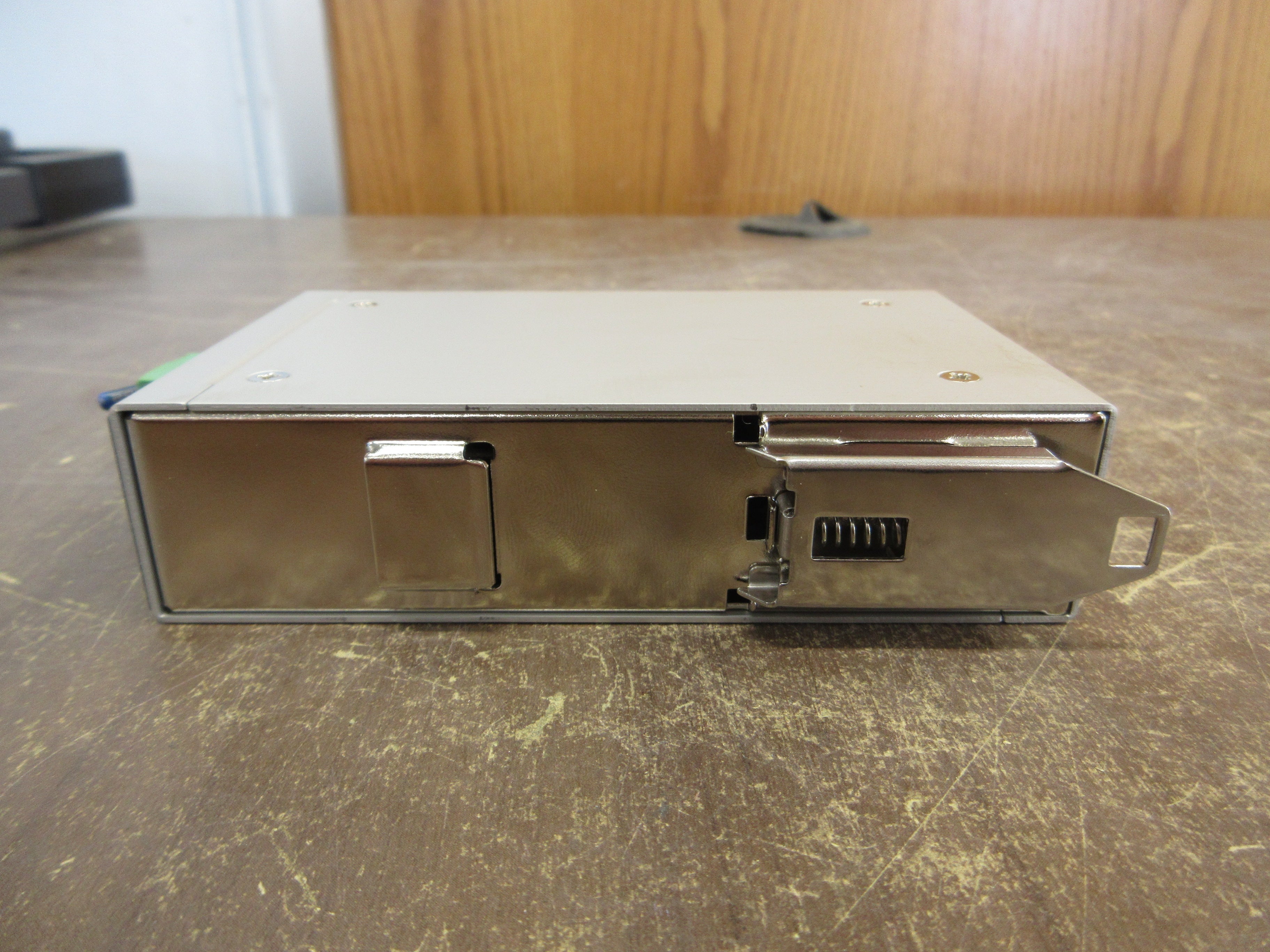 Phoenix Contact FL Switch 2891152 HW: 13 SFN 5TX Used