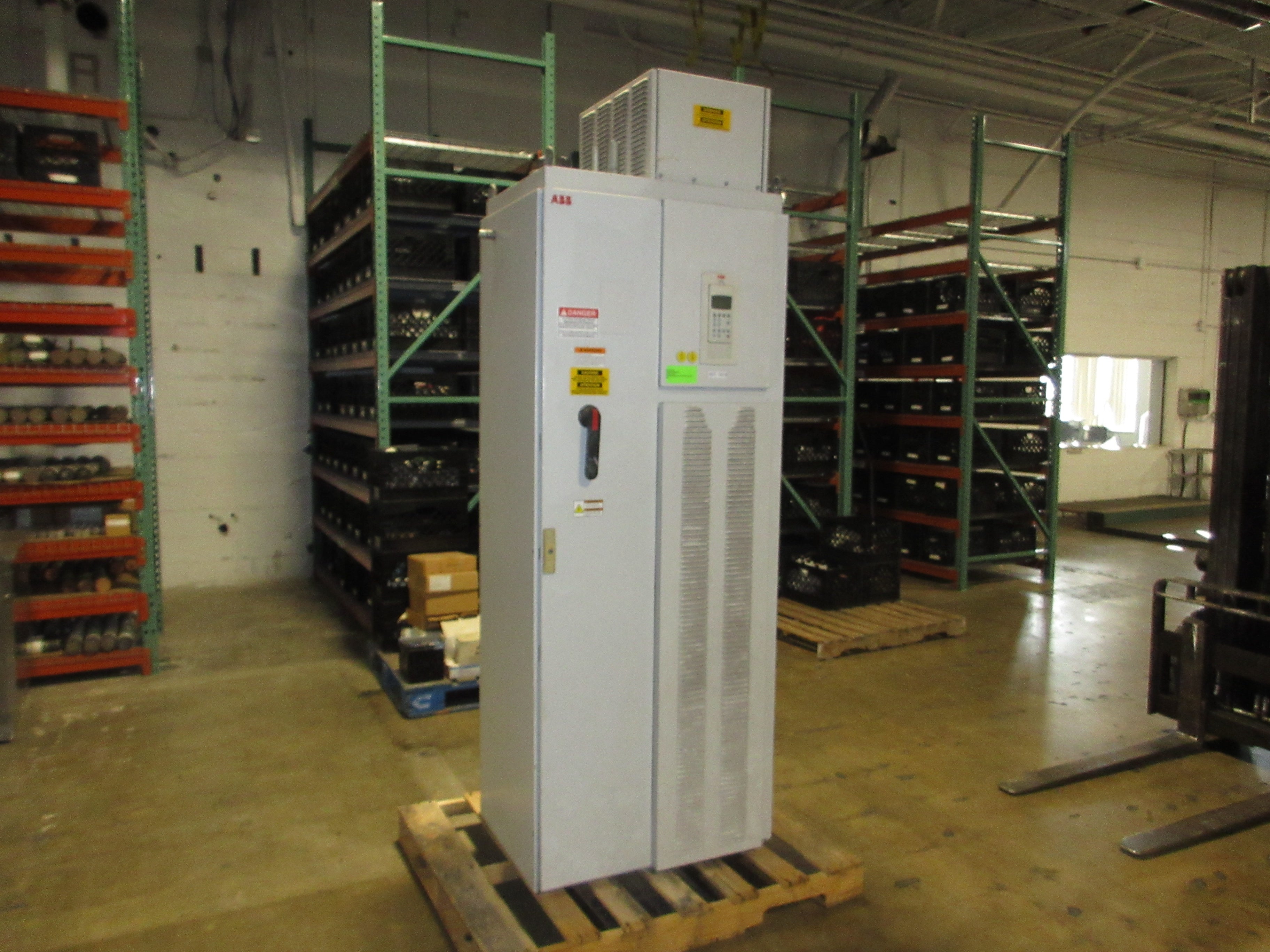 ABB ACS800 AC Drive ACS800-PC-0170-5+B055+K454 150HP 3Ph Breaker Disconnect Used