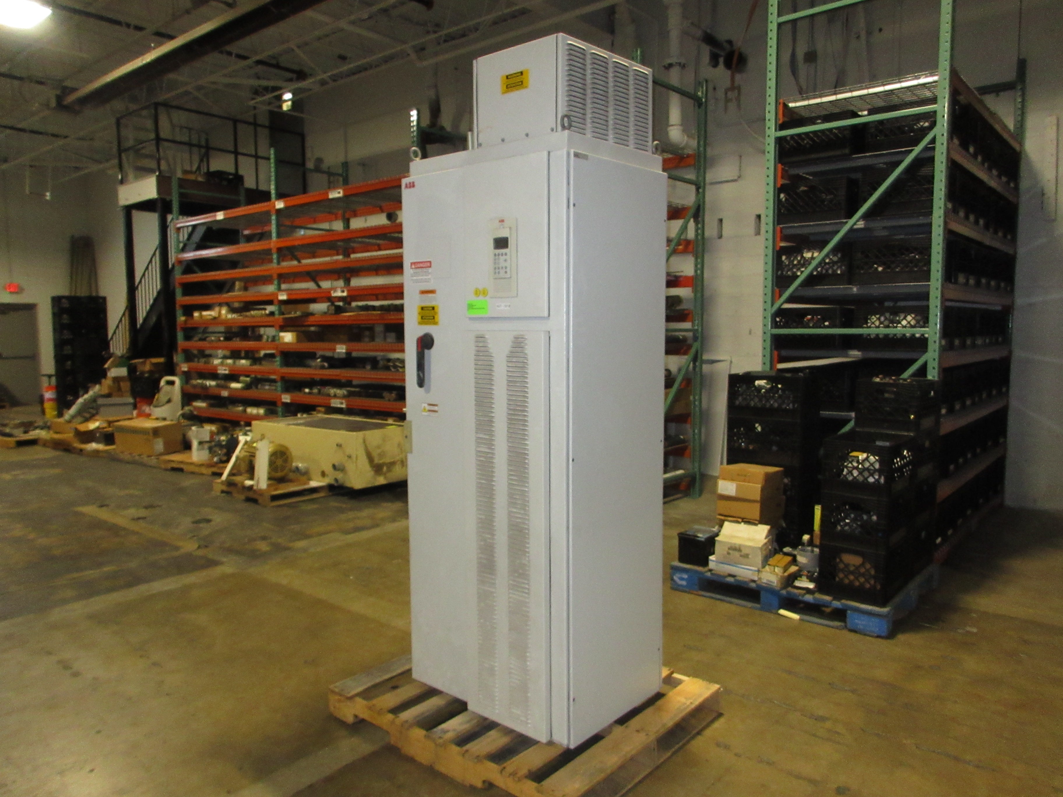 ABB ACS800 AC Drive ACS800-PC-0170-5+B055+K454 150HP 3Ph Breaker Disconnect Used
