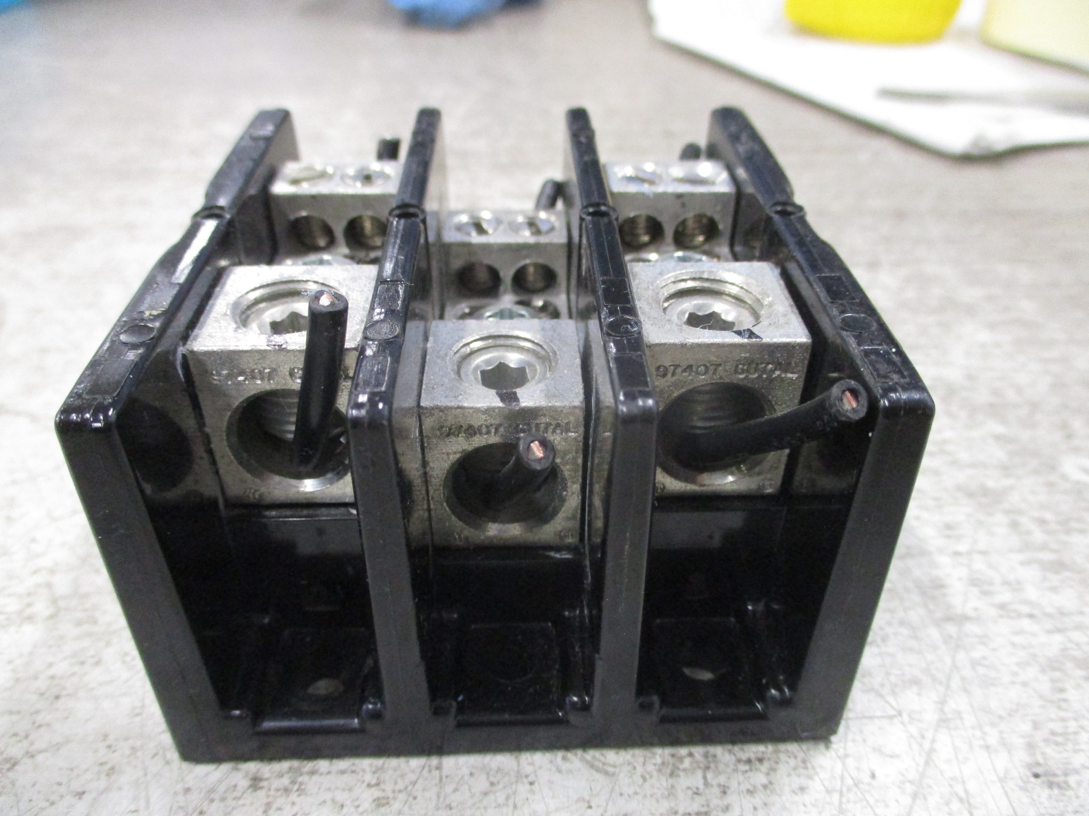 Square D Power Distribution Block 9080 LBA362104 175A 600V 3P