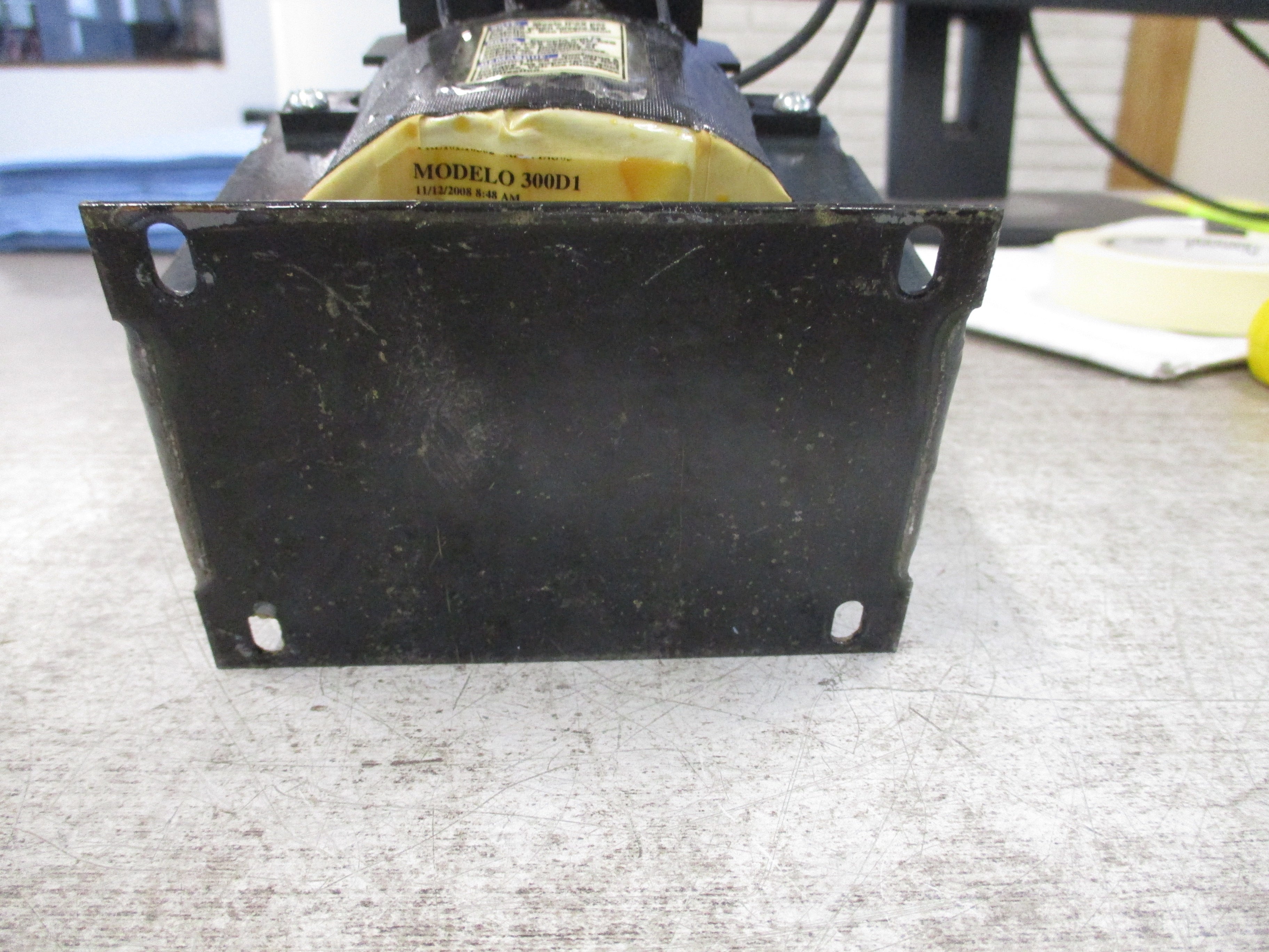 Square D Transformer 9070TF300D1 0.3KVA Pri:240/480 Sec: 120V Used